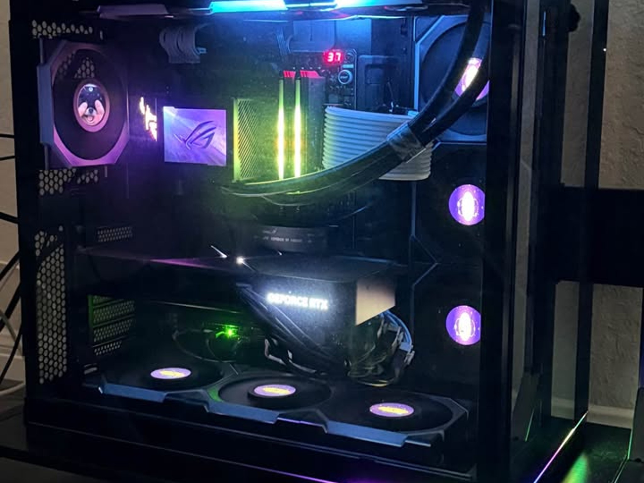 RTX 5090 FE / Ryzen 9 9950X3D Ultimate Gaming PC – 64GB Dominator Titanium – ROG Strix X870E – Lian
