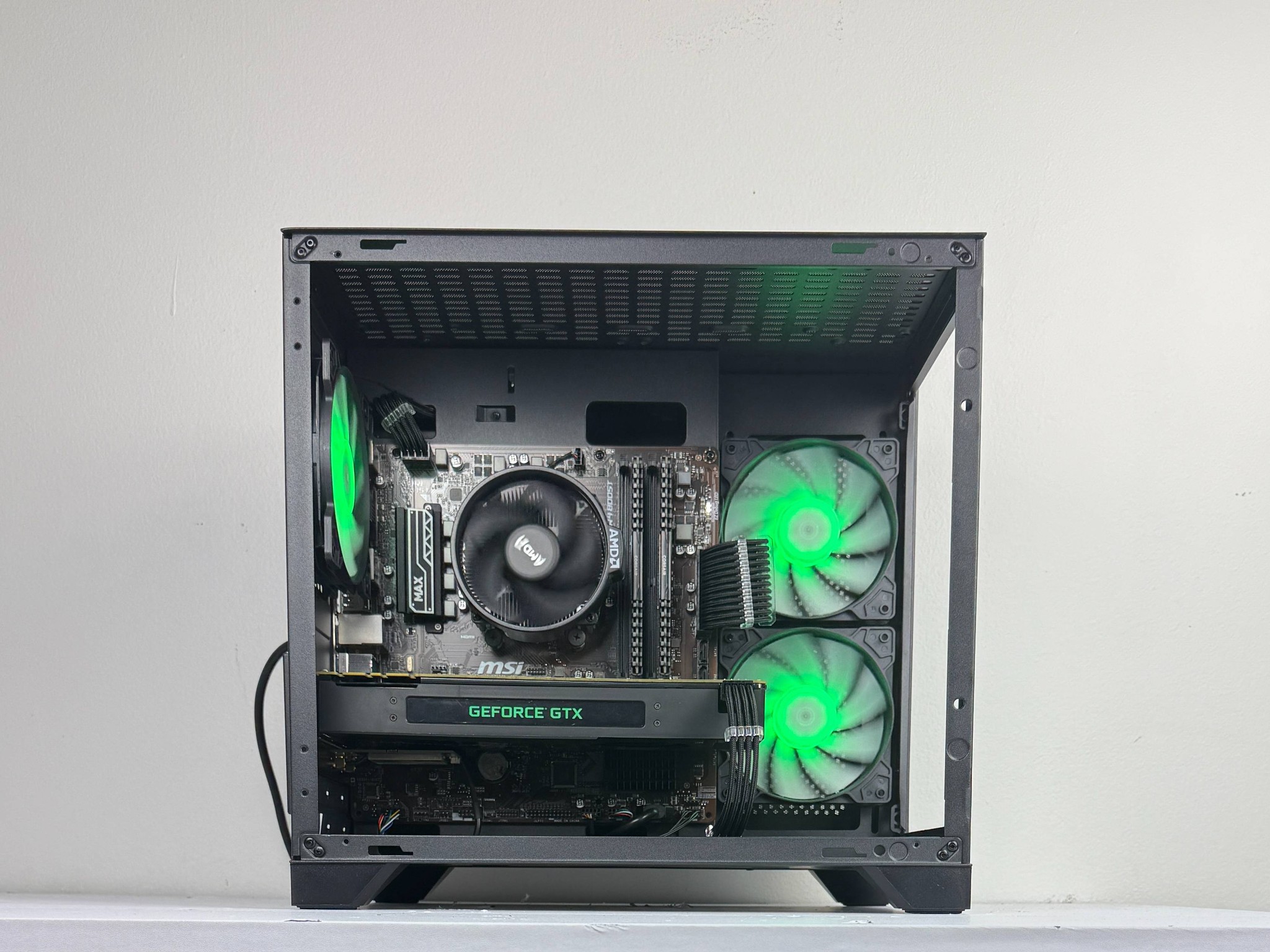 🐍Viper🐍 | 1080p Gaming PC | Ryzen 7 2700x | PNY GTX 1070 | 16GB DDR4 3200MHz