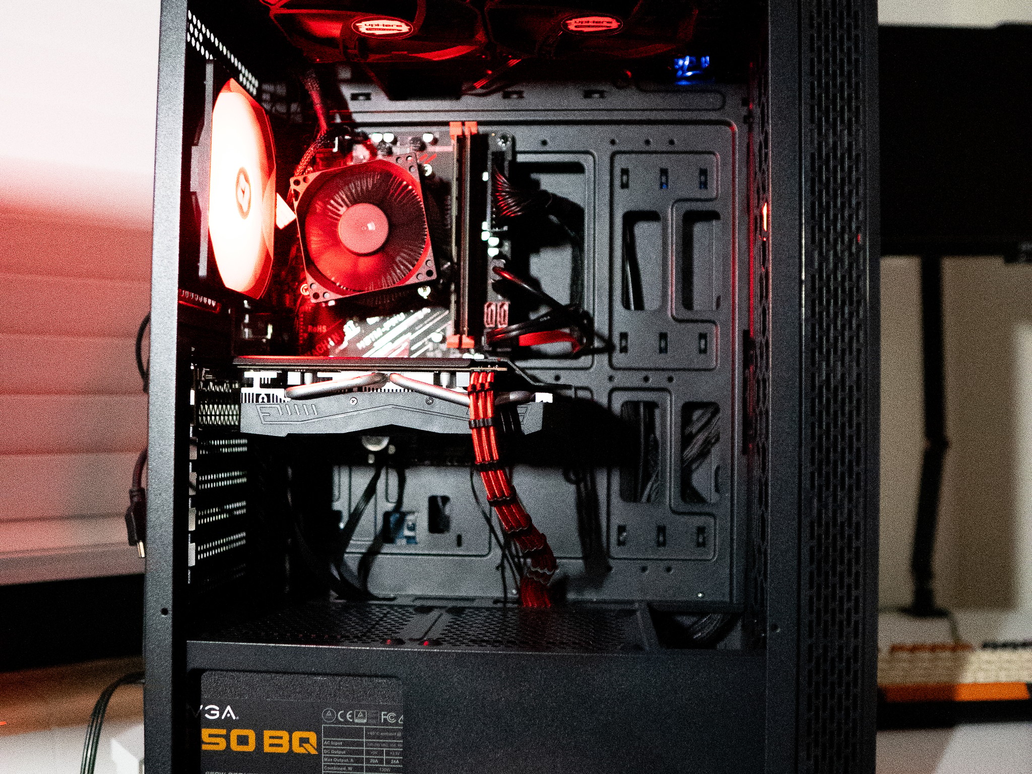 ⚫🔴 | RX 580 | INTEL i5 4670 | 12GB DDR3 RAM | 240GB SSD + 320GB HDD | Scarlet Dagger 2.0