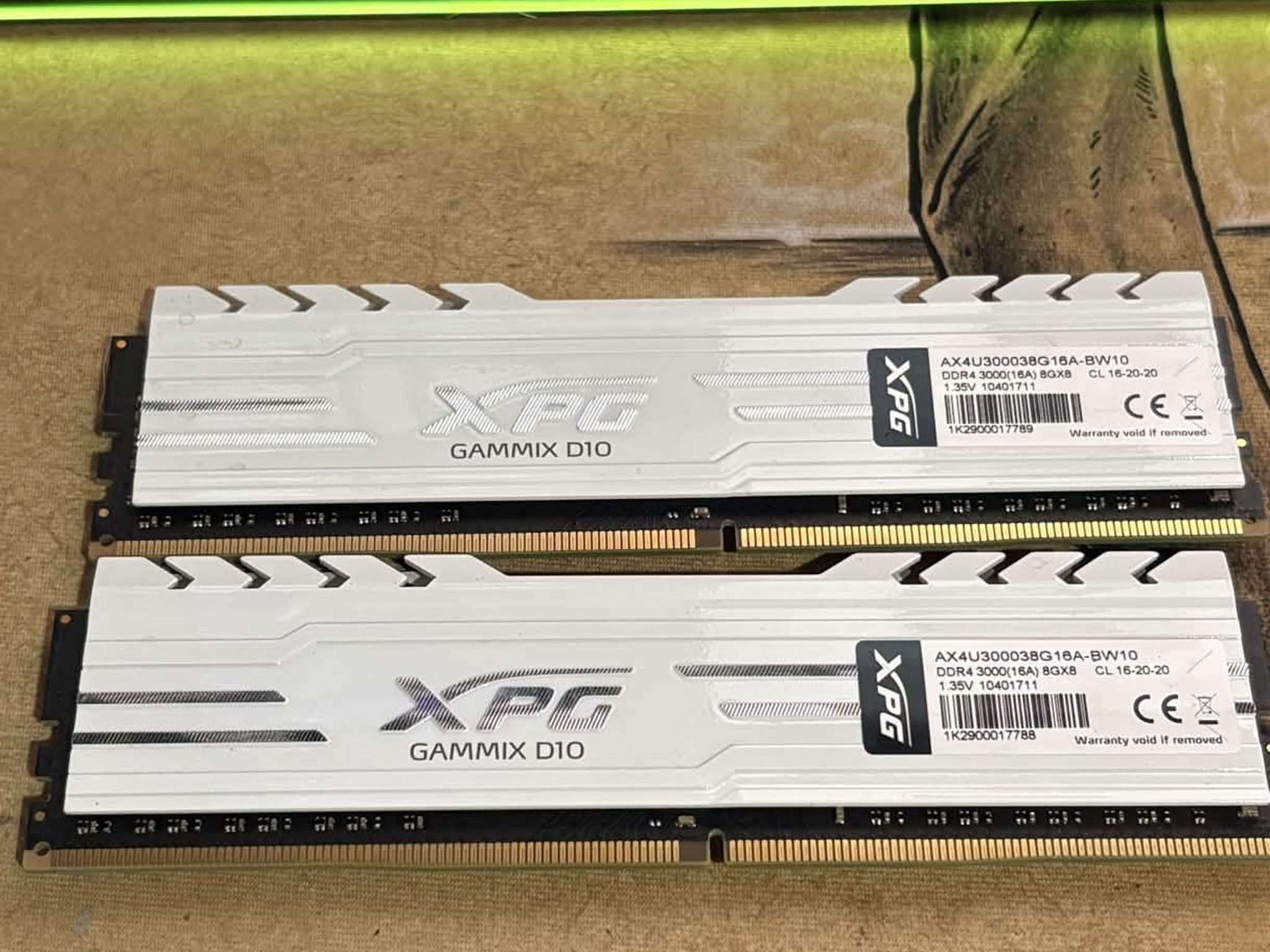XPG Gammix D10 16 GB (2×8 GB) DDR4-3000 MHz