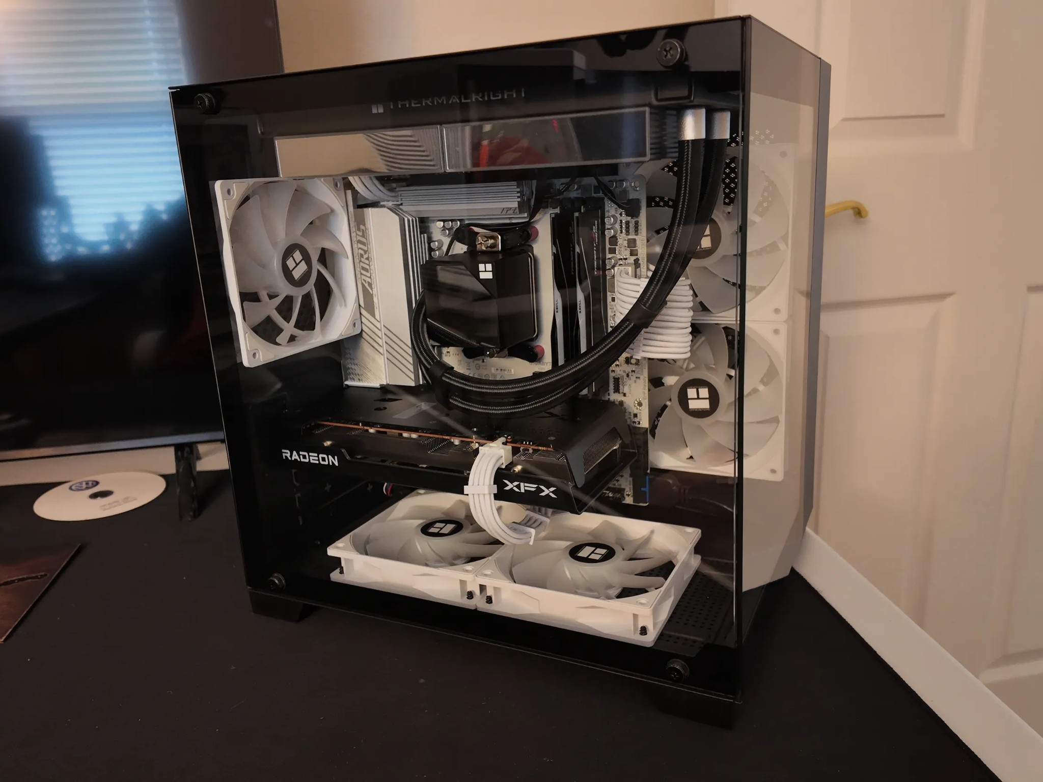 Micro ATX Gaming PC Ryzen 7 7800X3D XFX Radeon 7600 G.Skill 48gb 6400MT 1TB SSD