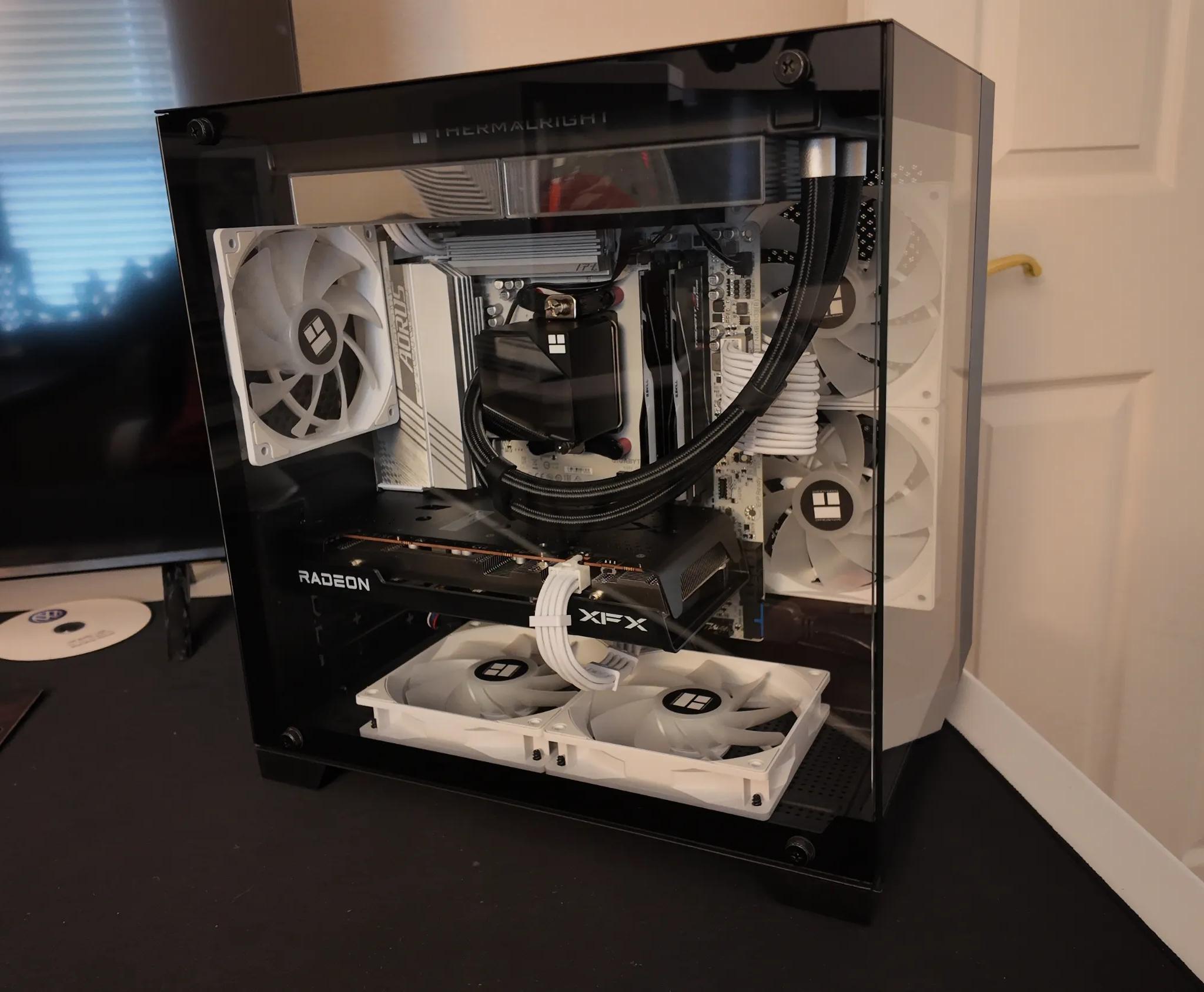 Micro ATX Gaming PC Ryzen 7 7800X3D XFX Radeon 7600 G.Skill 48gb 6400MT 1TB SSD