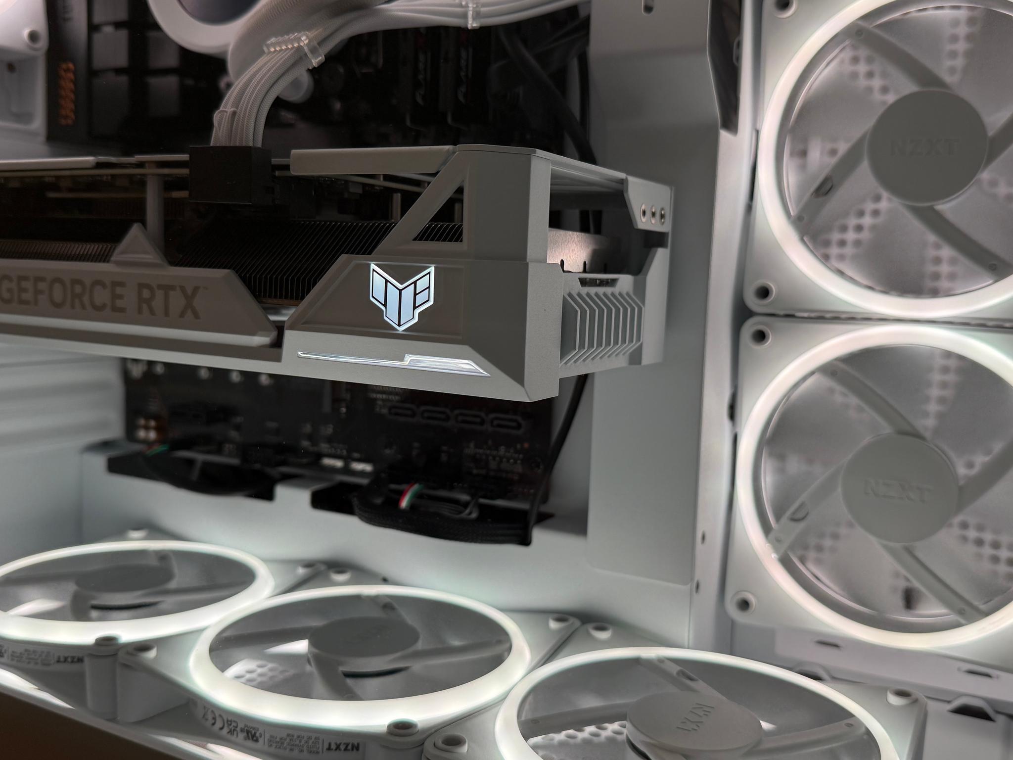 Like-New Ryzen 7 7800X3D + RTX 4070Ti Super Gaming PC