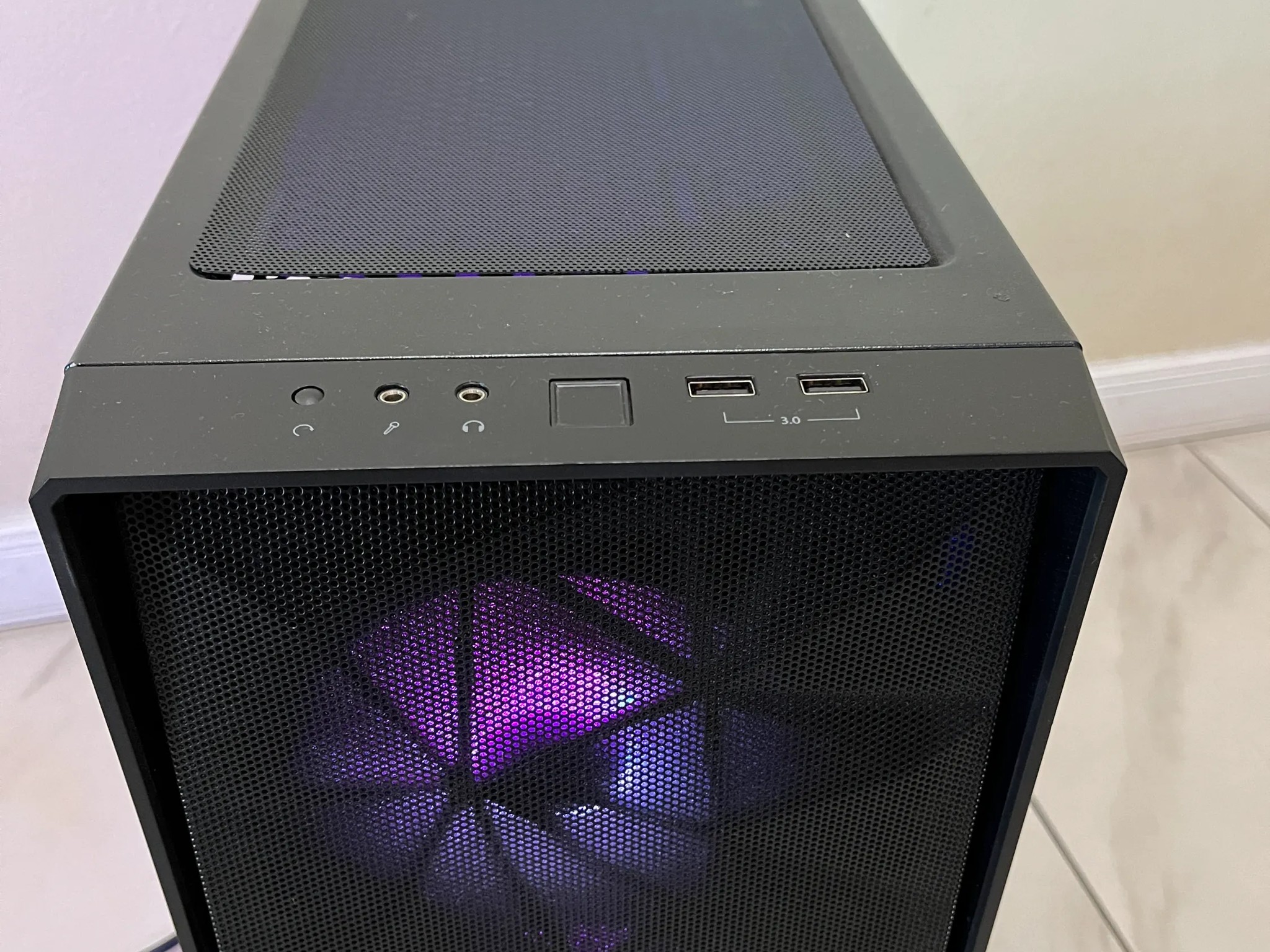 🟢🔥 Budget Gaming PC – RGB Case w/ Remote - Intel i5-4590, R9 380 4GB, 1 TB Storage & 12GB RAM 🔵 🖥️