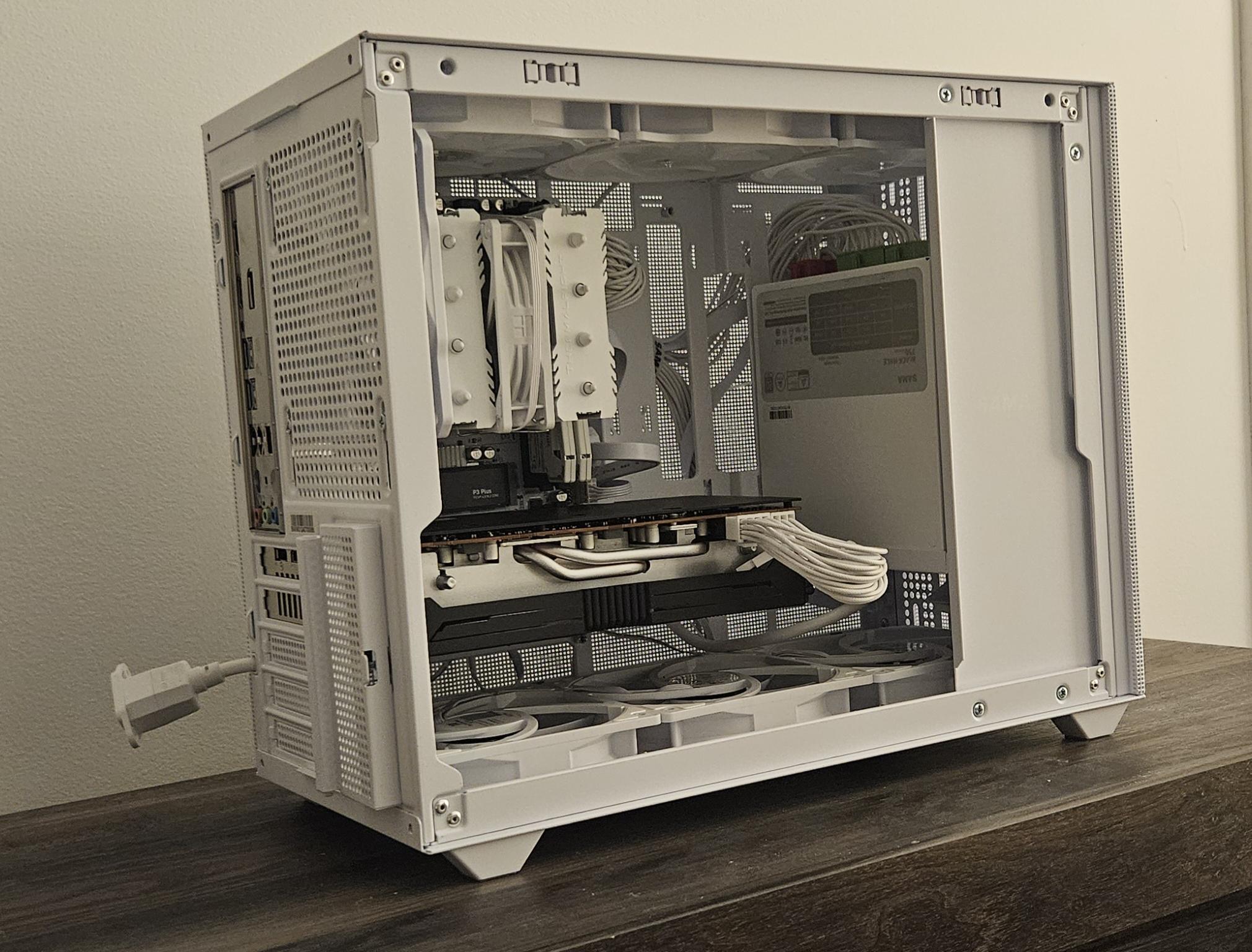 White "Tail" Mesh Sama Gaming PC