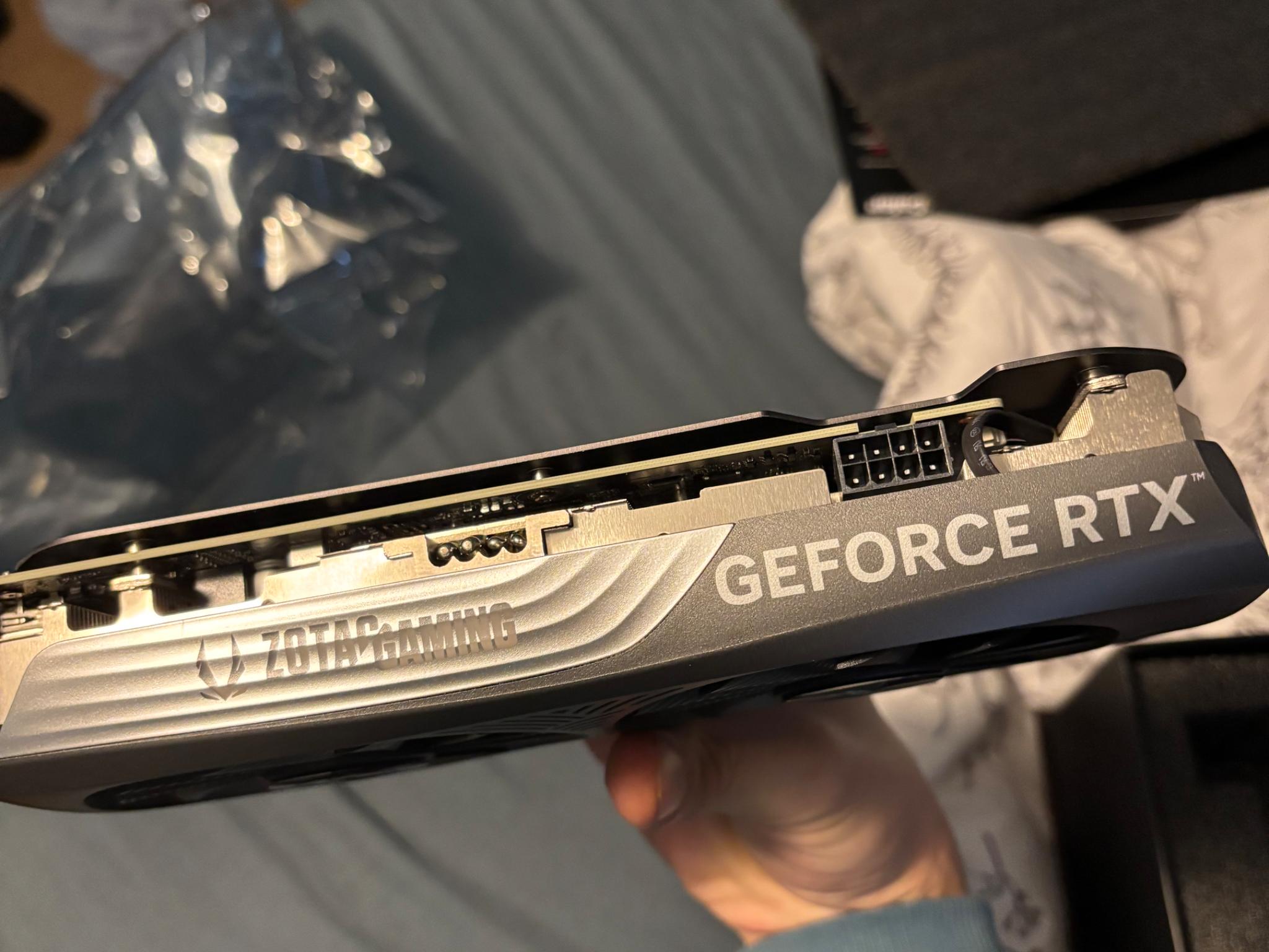 RTX 4070 twin fan zotac gaming 12g vram