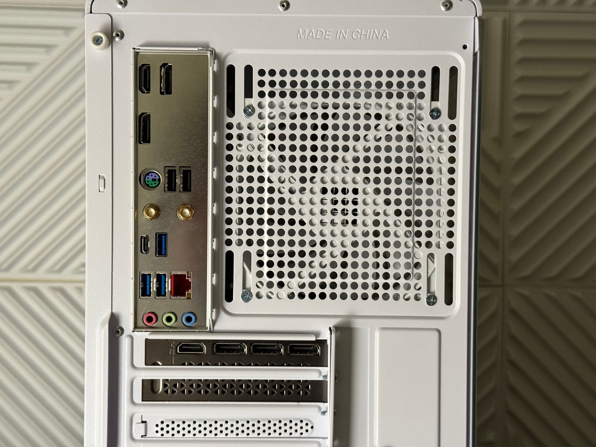 RTX 4070 | RYZEN 7700 | 32GB 6400CL32 | 2TB NVME | WIFI