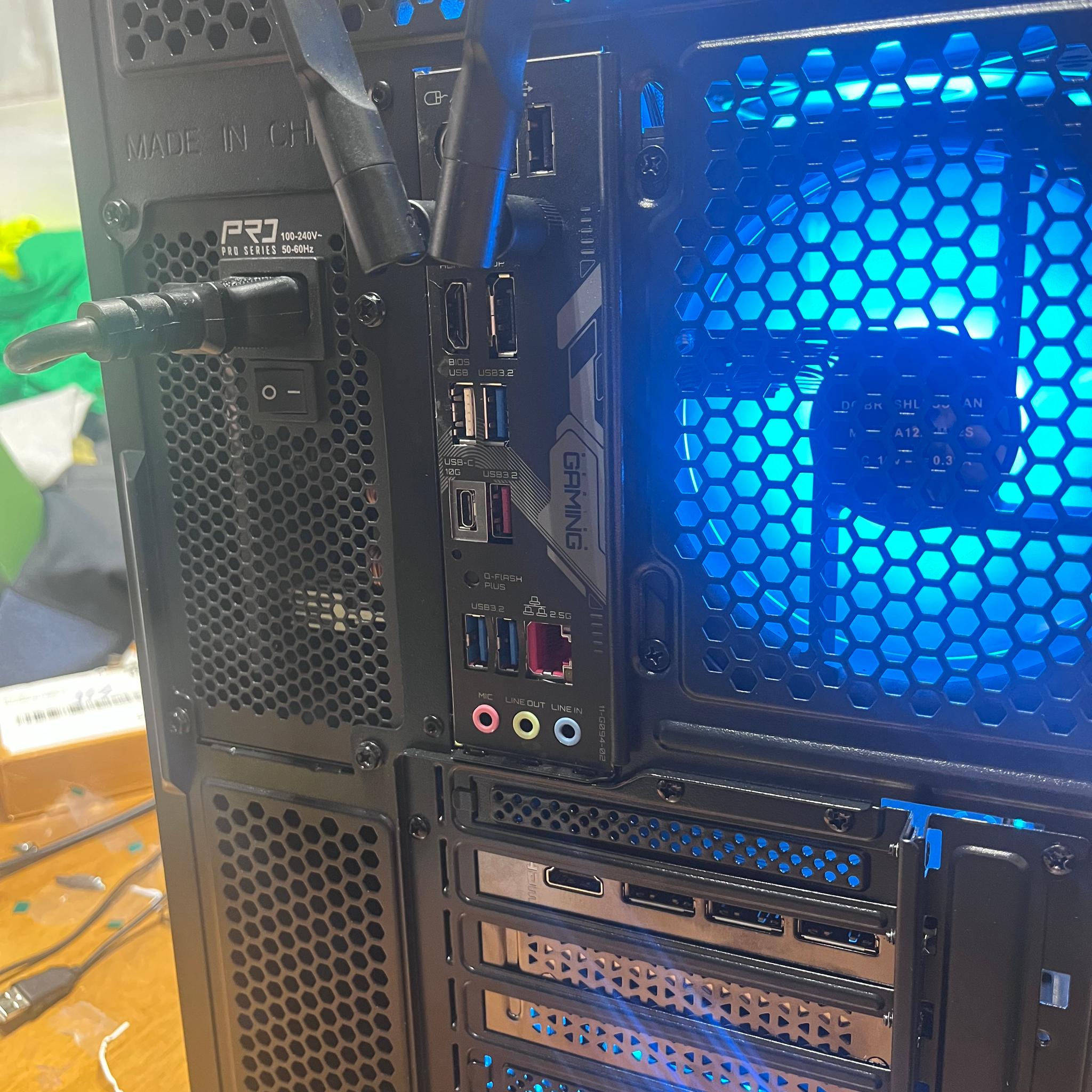 RTX 5070 Ti | Ryzen 9 7950X3D | 32 GB 6000MHz RAM | 1 Terabyte NVME Gaming PC