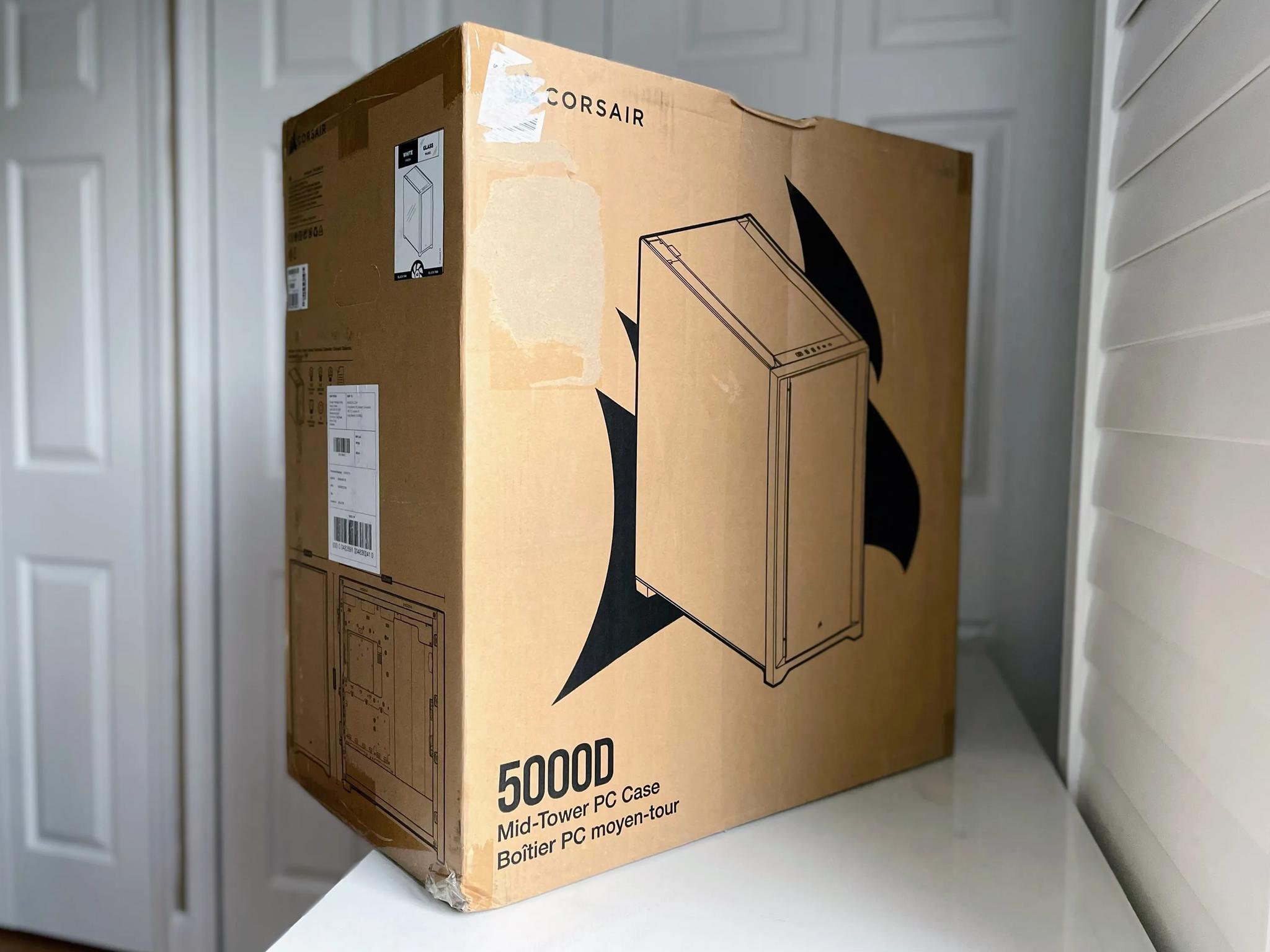 BNIB Corsair 5000D Tempered Glass Mid-Tower ATX PC Case - White