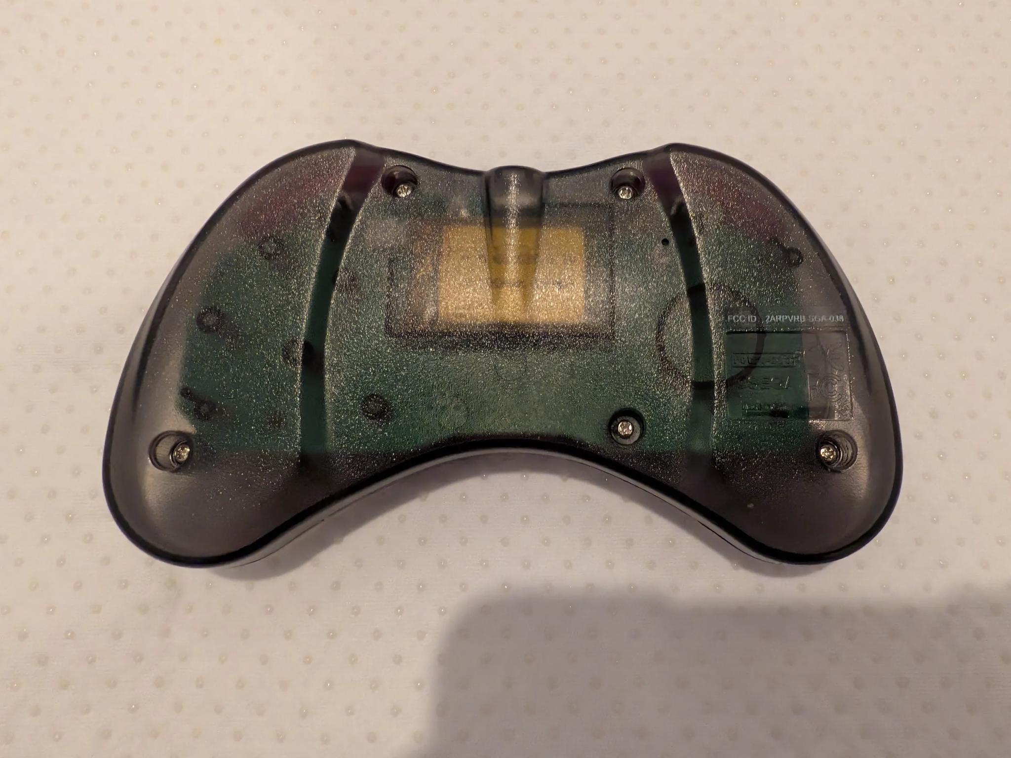 Retro-Bit Sega Saturn 8-Button 2.4GHz Wireless Arcade Pad