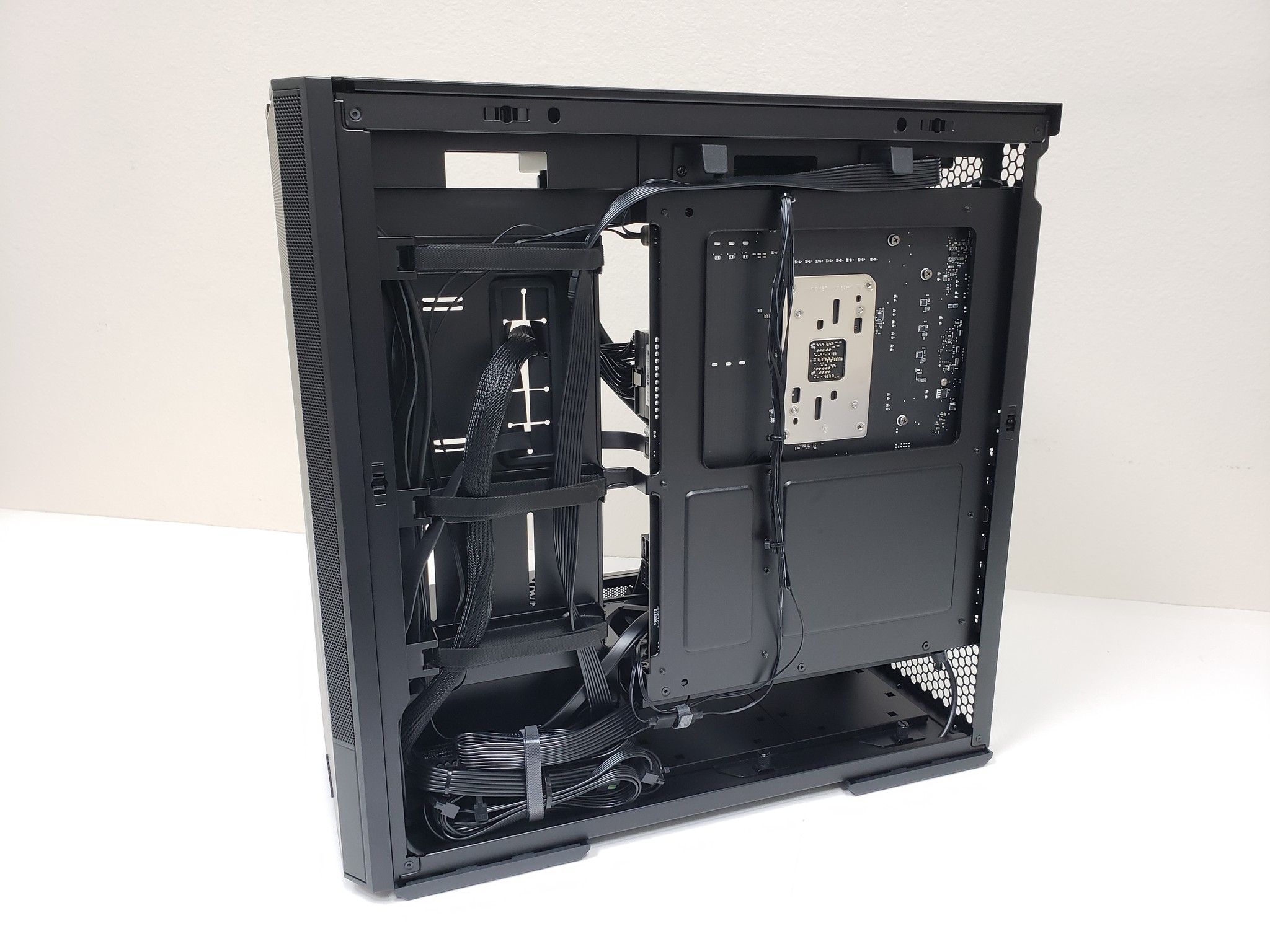 PC on Sale! Ryzen 5 7600X, RTX 5060, 32GB-DDR5 6000, 1TB SSD NVMe, 750W PSU