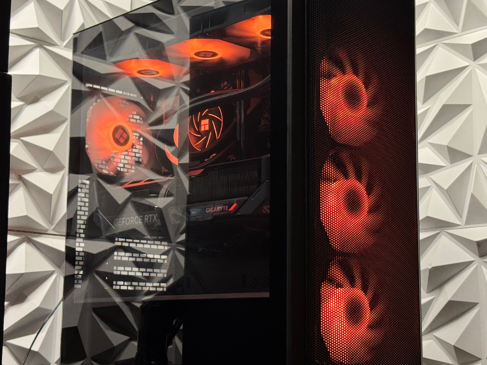 RTX 5070 Ti / Ryzen 7 9800X3D / 32GB DDR5 / 2TB SSD / Gaming pc / Streaming / Ai / Video editing