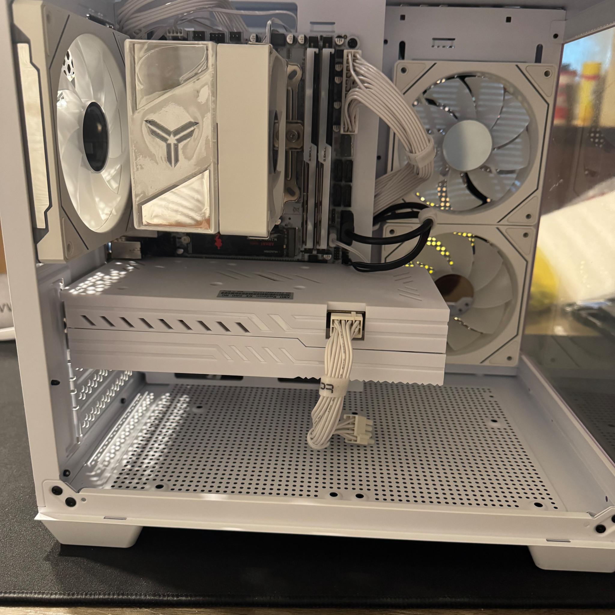 Fire Tech Labs: Moon Light CPU AMD RYZEN 3500X / AMD 580 8gb / 16gb Gskill / 512gb / b450 WiFi