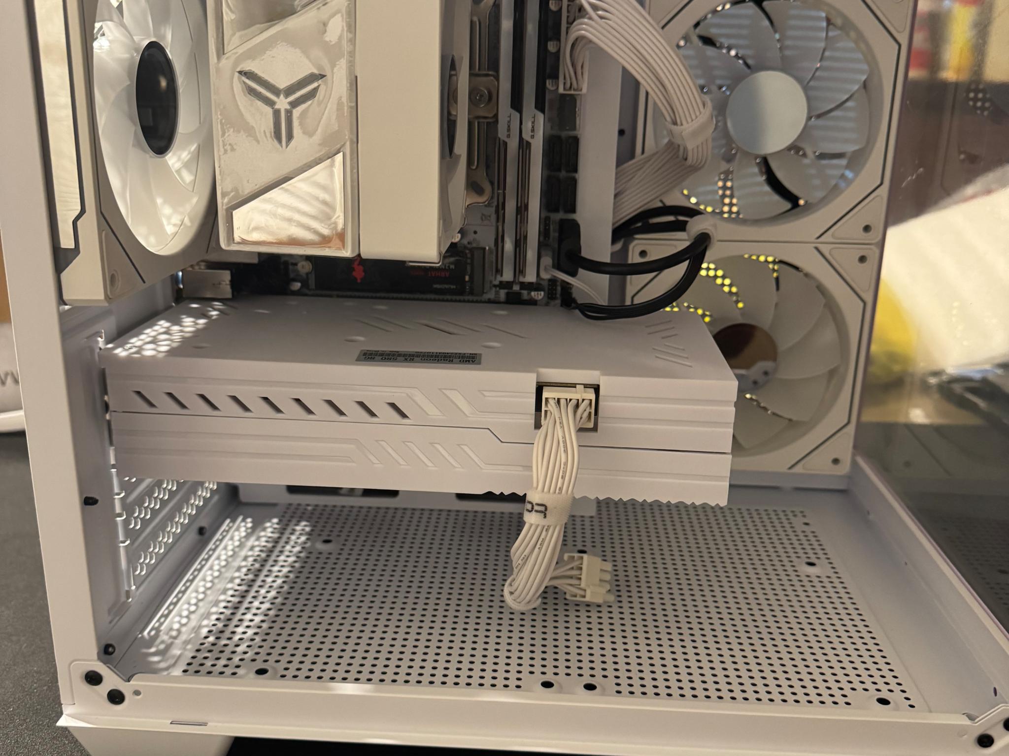 Fire Tech Labs: Moon Light CPU AMD RYZEN 3500X / AMD 580 8gb / 16gb Gskill / 512gb / b450 WiFi
