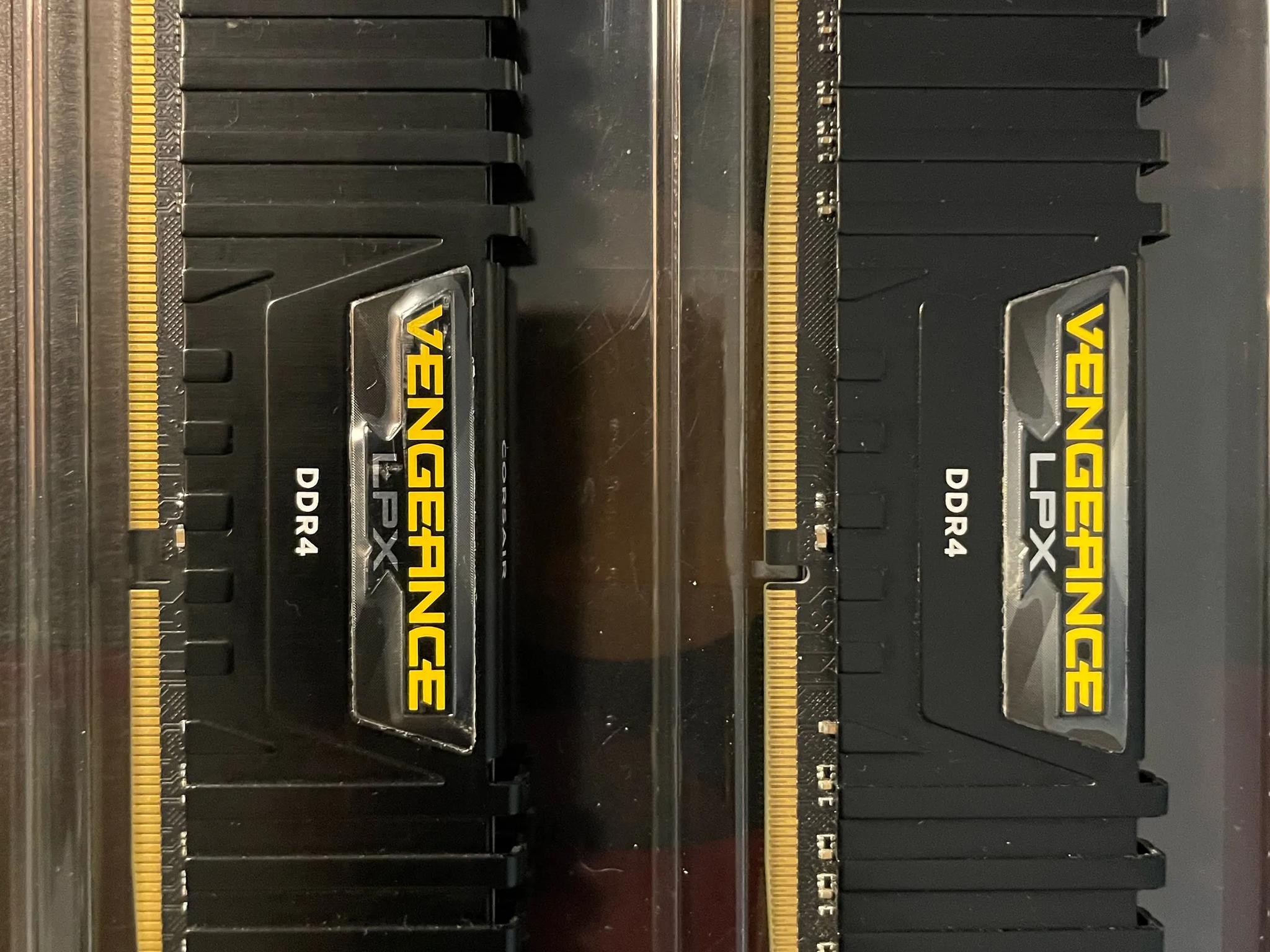 Corsair 16GB DDR4 3000