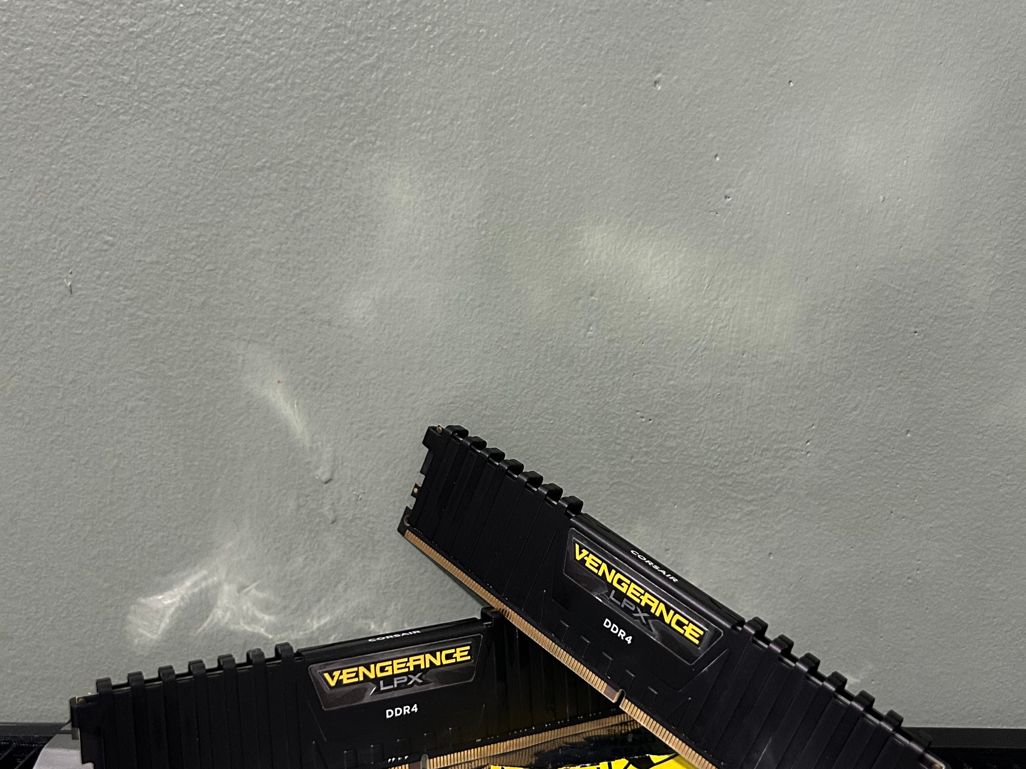 Corsair vengeance (16x2) 32gb DDR4 ram