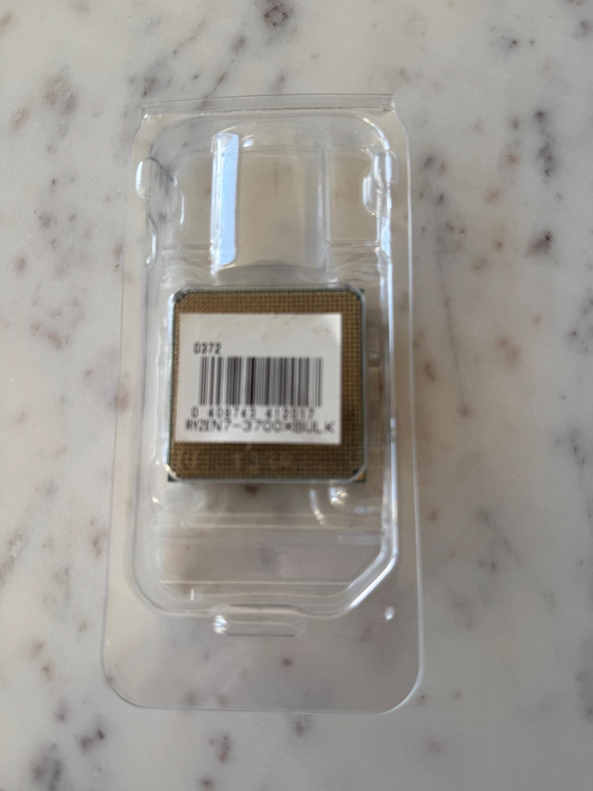 New AMD RYZEN 7 3700x and Wraith Prism RGB Cooler