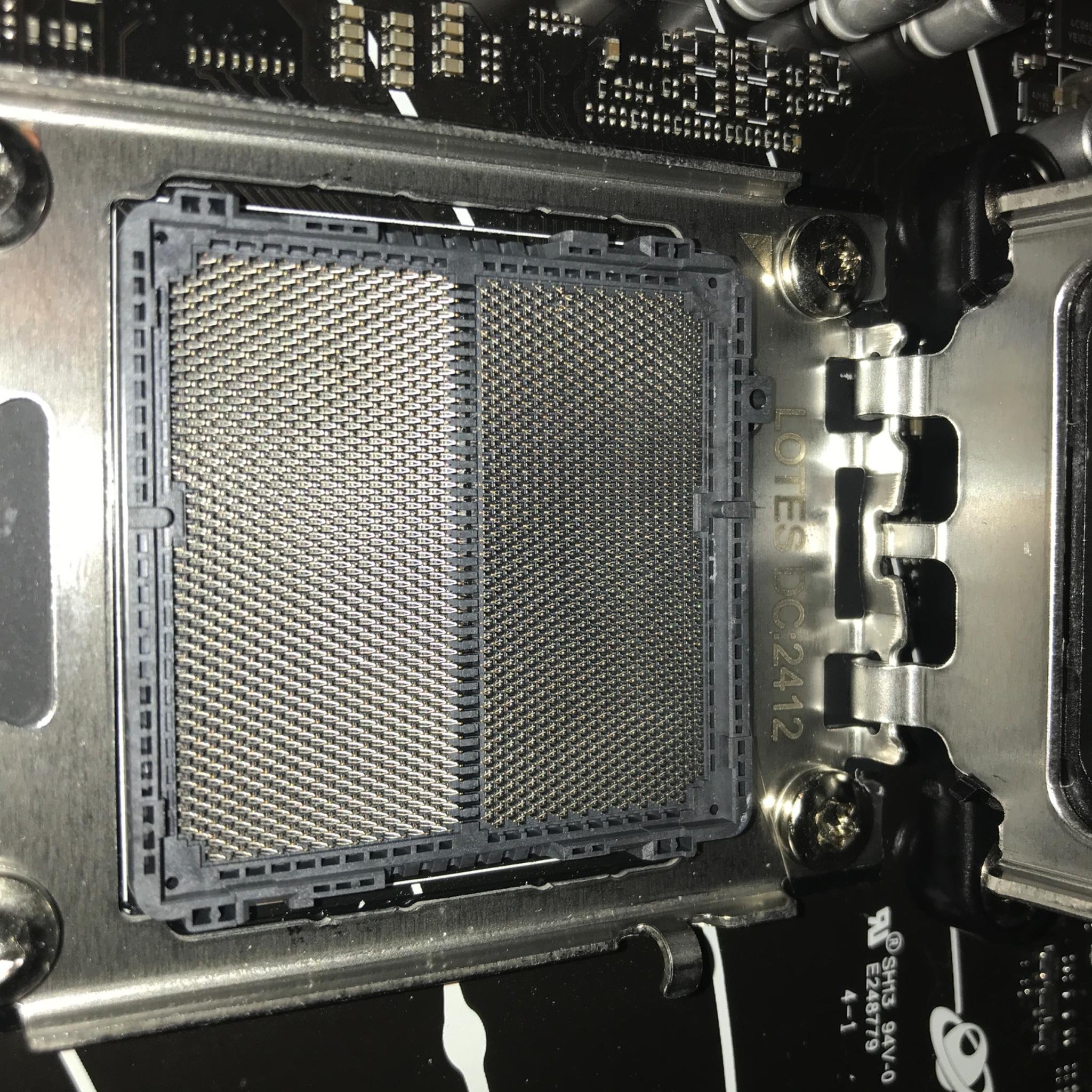 (AM5) ASUS B650M AX MICRO ATX - Like new, bought new within 5 months {INCLUDES WIFI6}