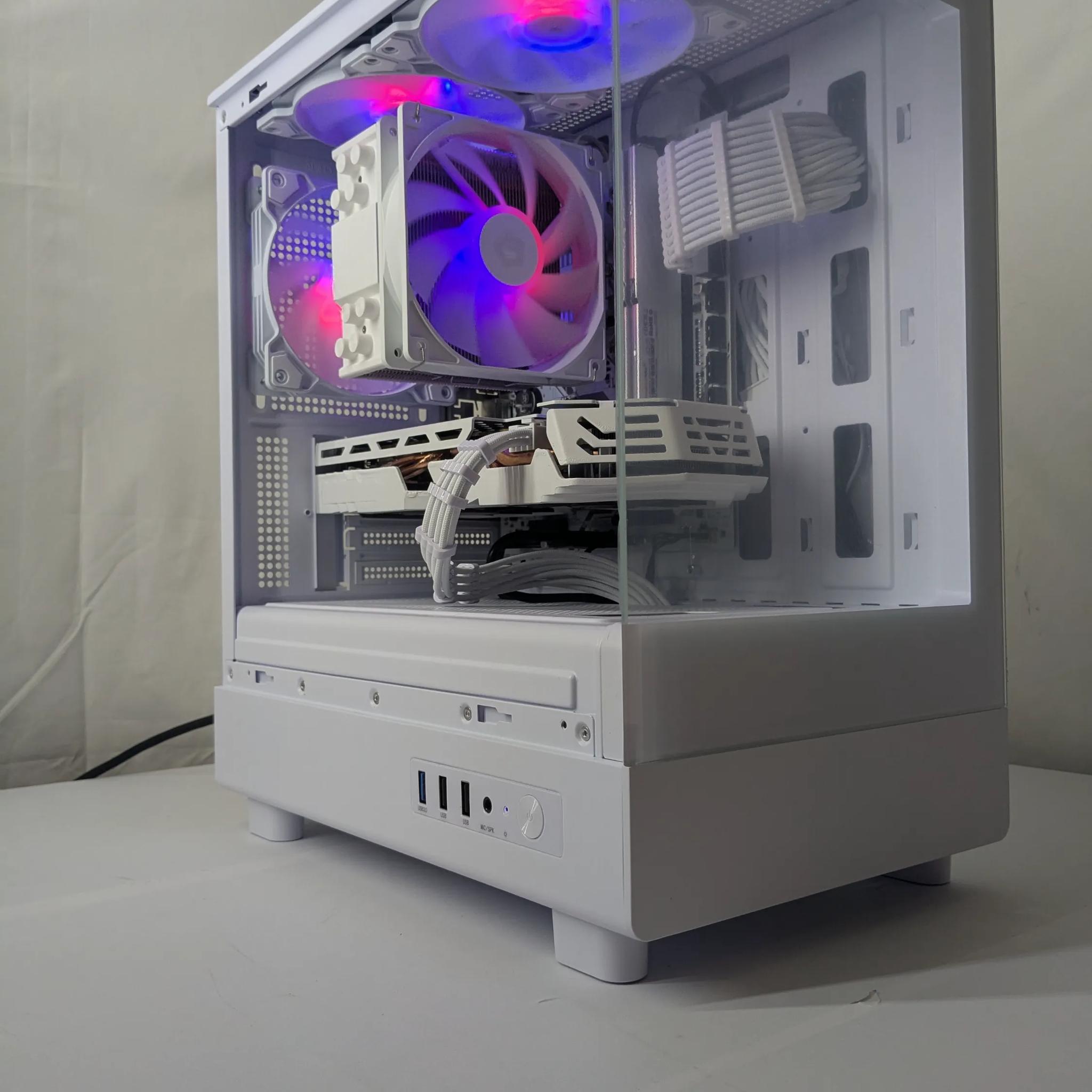 White-Themed Gaming PC – RX 580 | Ryzen 7 1700 | 16GB RAM | 500GB NVMe SSD