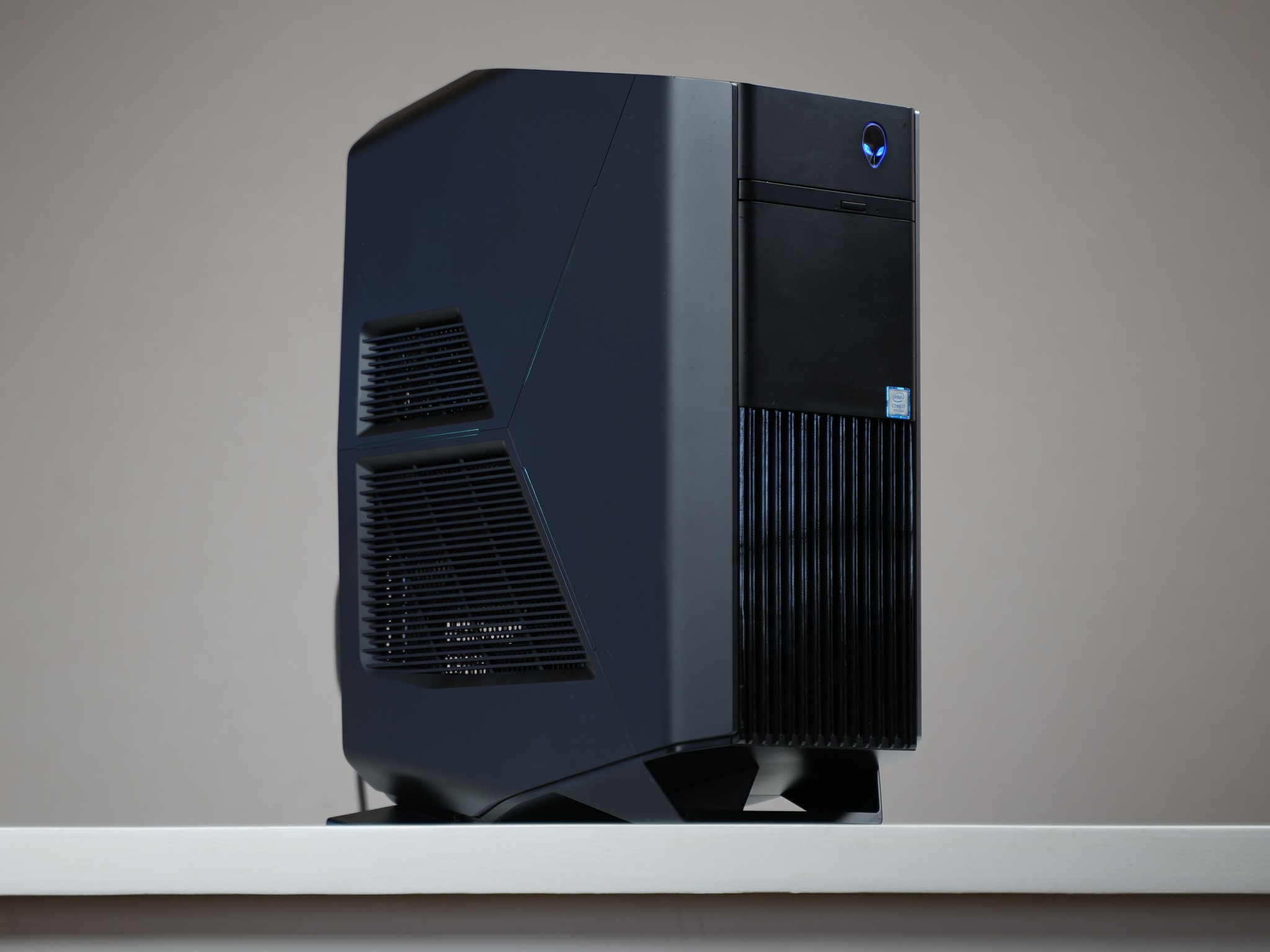 “Alienform 4” GTX 1070 Intel Core i7 7700 16GB .9TB Windows 11 Gaming PC Powerhouse