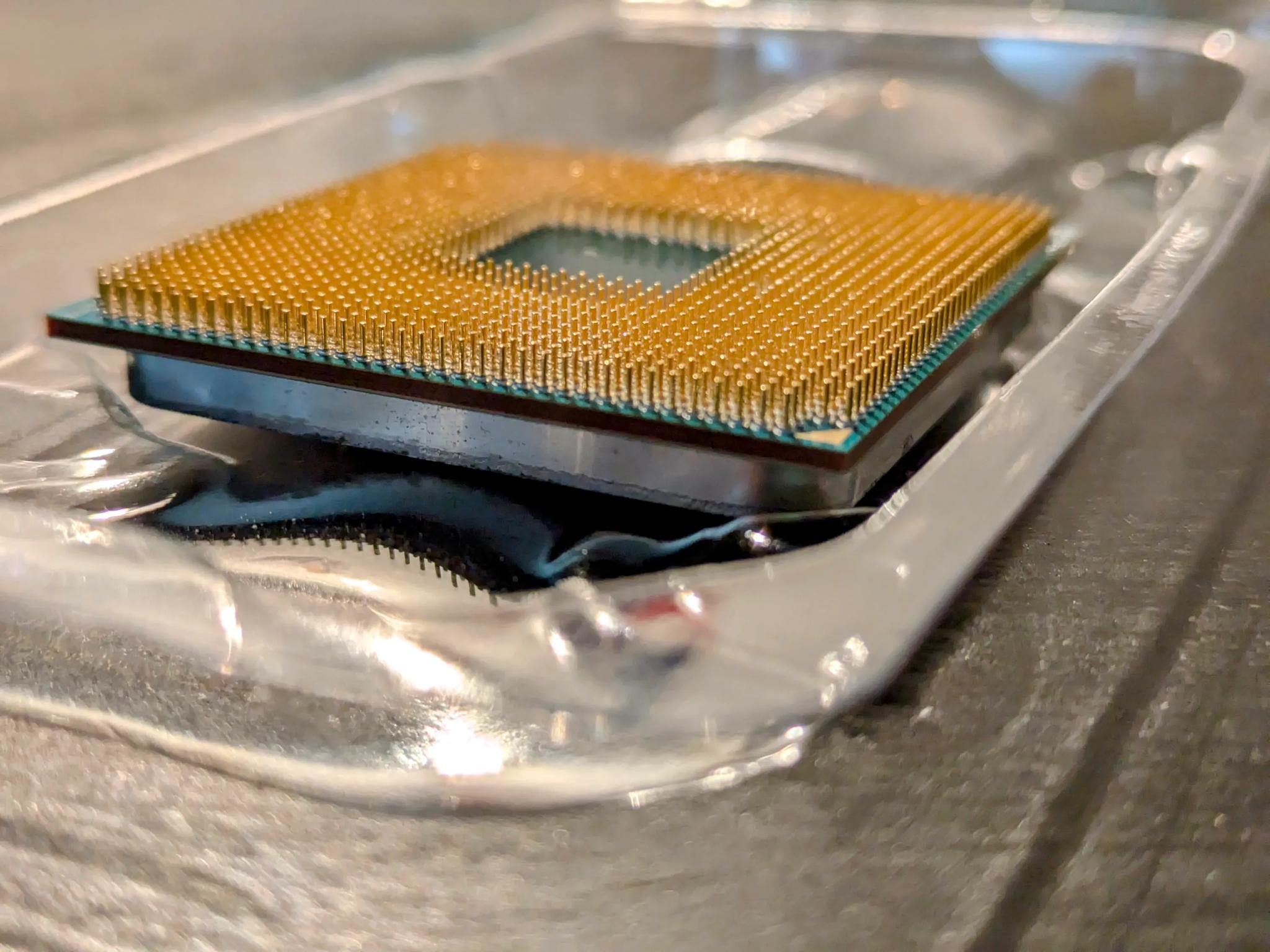 Ryzen 5 2400G w/ integrated Vega graphics
