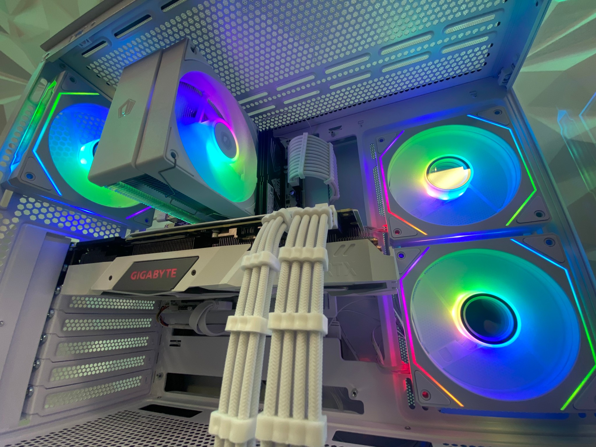 🎅🎅 White Elite Build – Ryzen 7 2700X + RTX 2070 Super 8GB | 1080p/1440p High FPS Ready