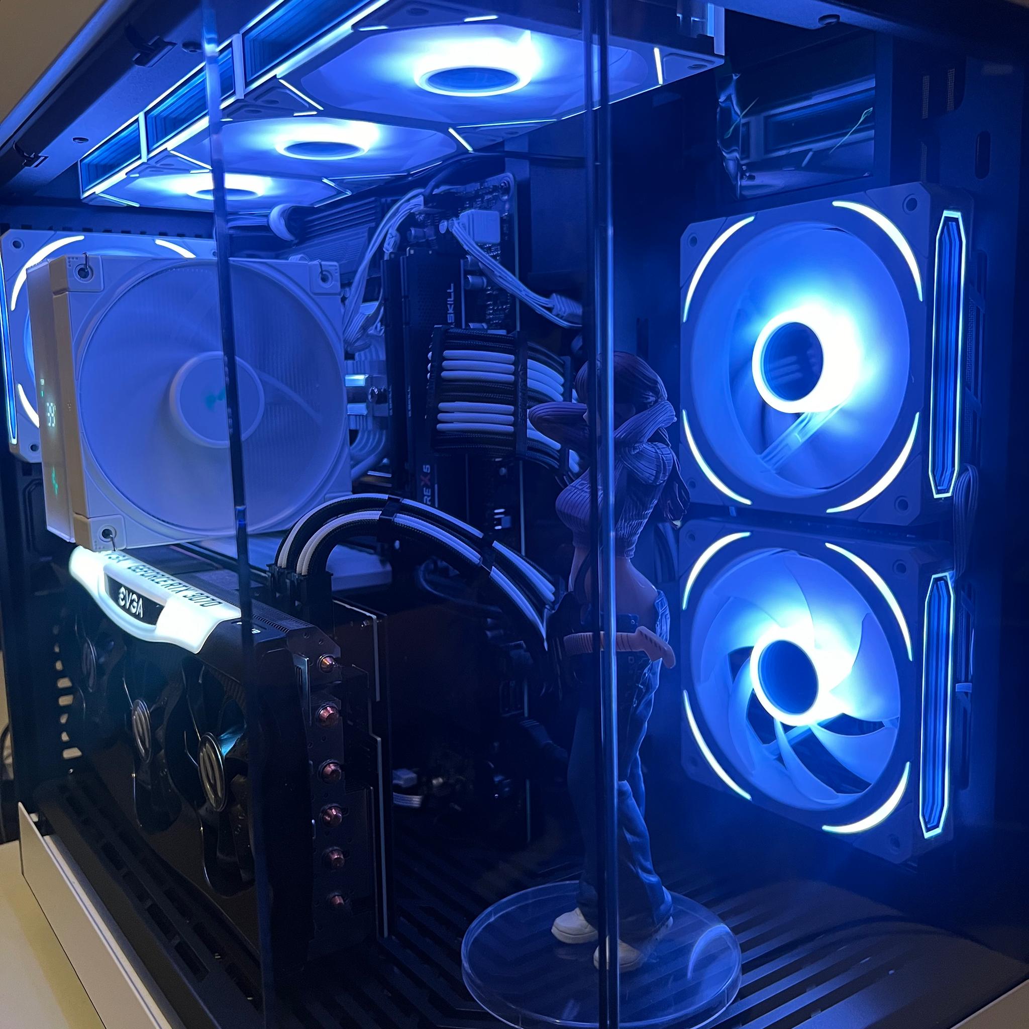Hyte Y60 ❄️ Gaming PC | Ryzen 7 7800X3D | RTX 3070 | 32GB RAM | 1TB SSD/2TB HDD | Windows 11 Pro