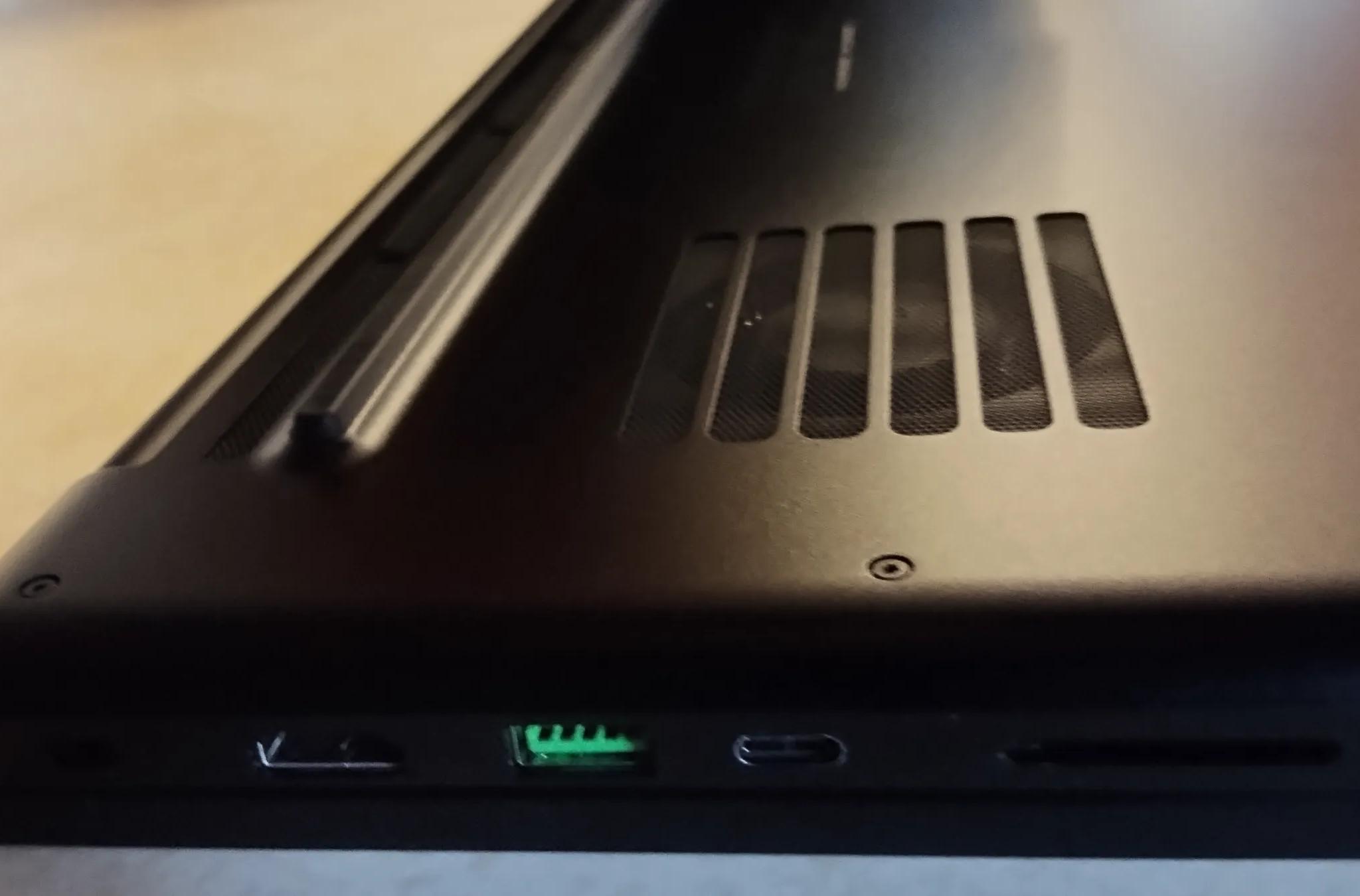 Razer Blade 18 240Hz QHD+ i9-13950HX 16GB RAM 1TB SSD RTX 4060