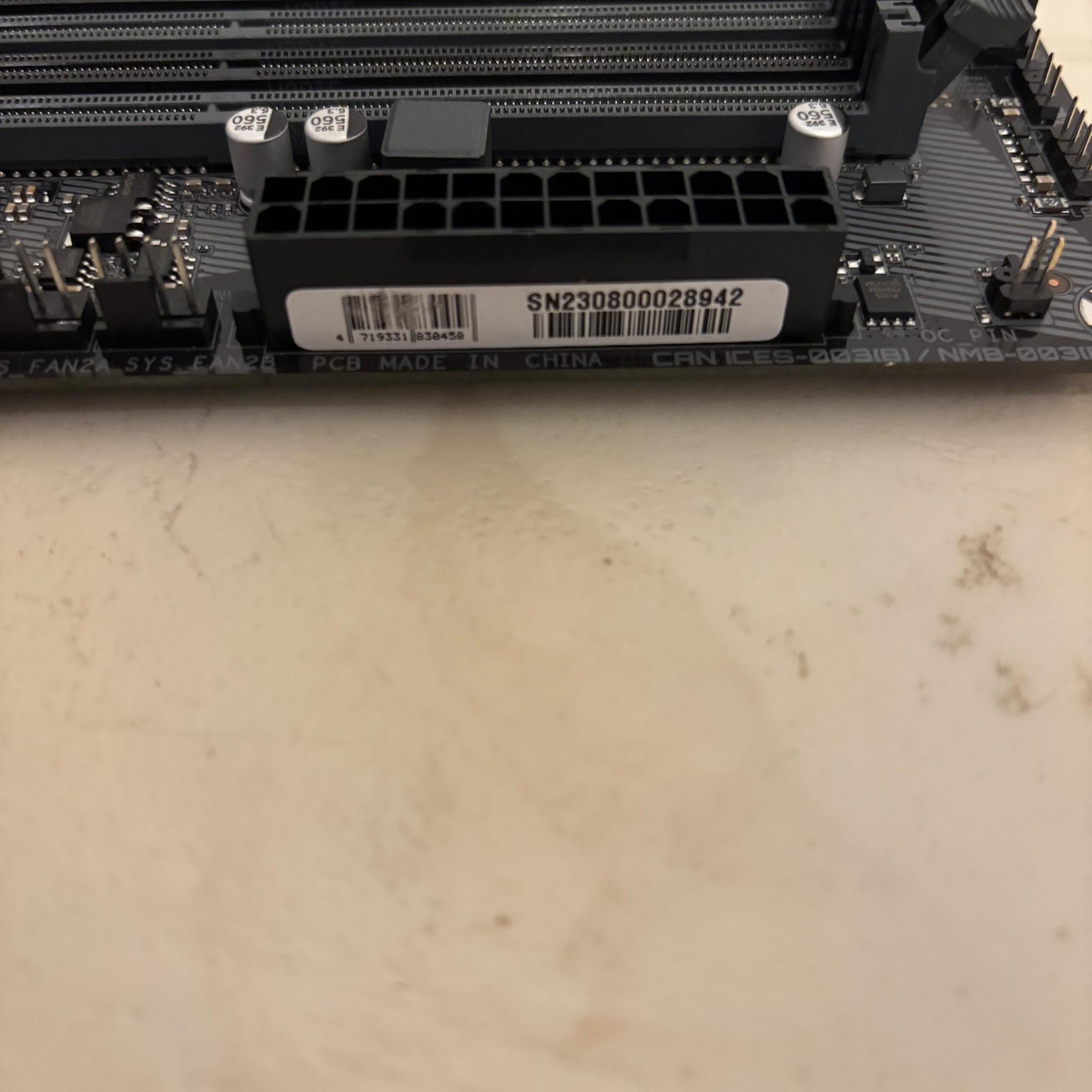 GIGABYTE B660 DS3H AC DDR4 (LGA 1700/ Intel/B660/ATX/DDR4/ Dual M.2/ PCIe 4.0)