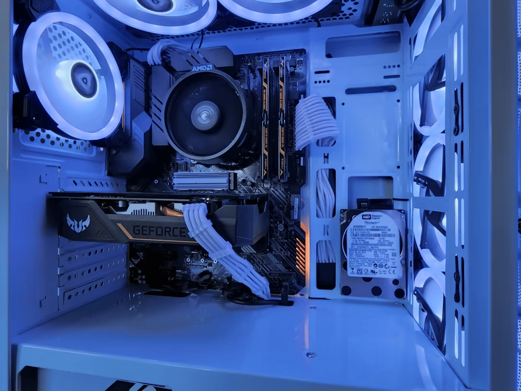 AMD Ryzen 5 3500 // ASUS TUF 1650 // TUF Gaming 16GB 3600MHz