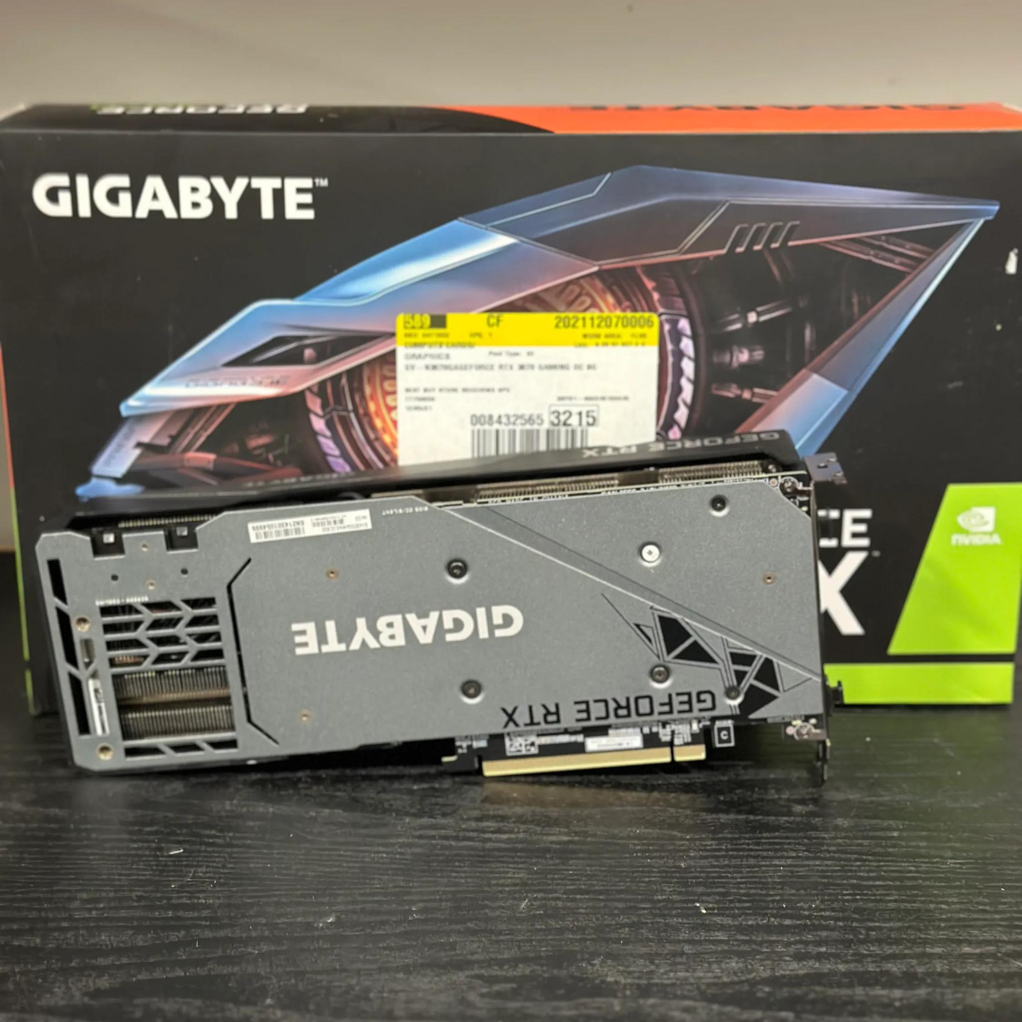 GIGABYTE Gaming OC GeForce RTX 3070 8GB GDDR6 PCI Express 4.0 ATX Video Card