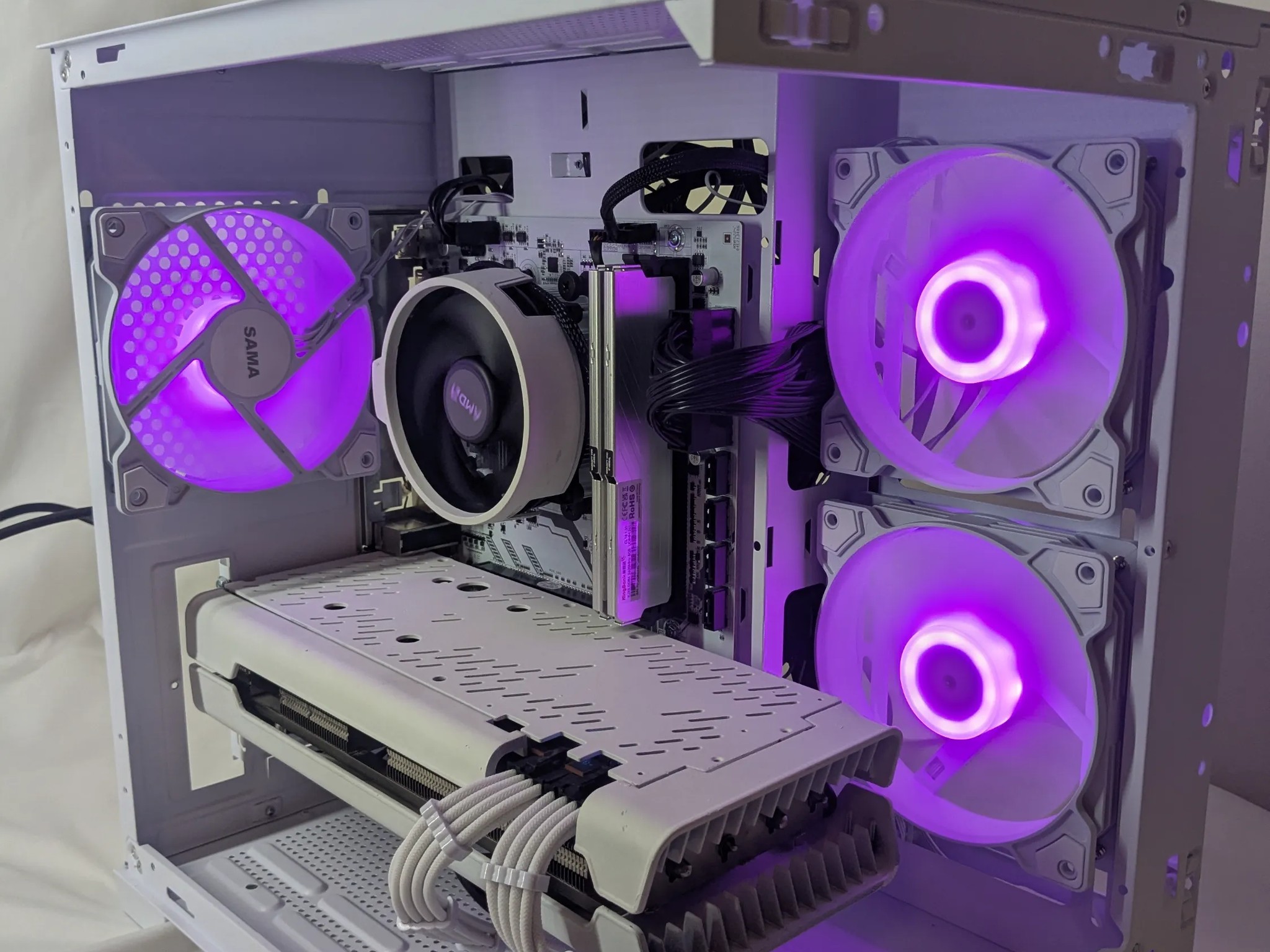 Ryzen 7 | RX 5700 | 16 GB RAM | Windows 11 home
