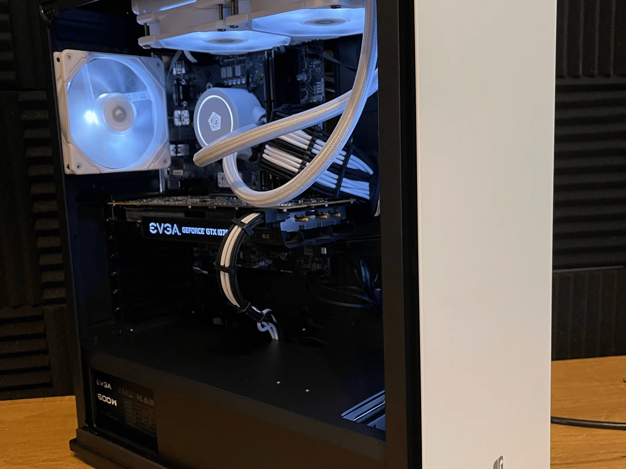 "White/Black" - GTX 1070, 12100F, 16gb RAM
