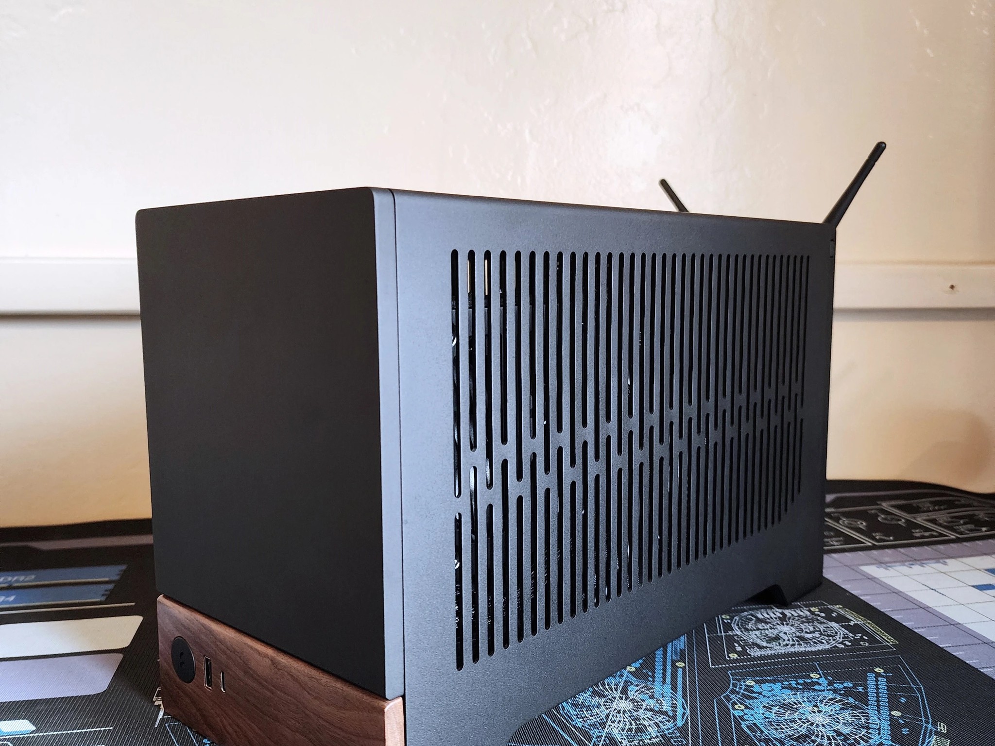 "DECOROUS" Gaming PC | AMD R5 7600 | NVIDIA RTX 3070 | 32GB | 2TB NVME