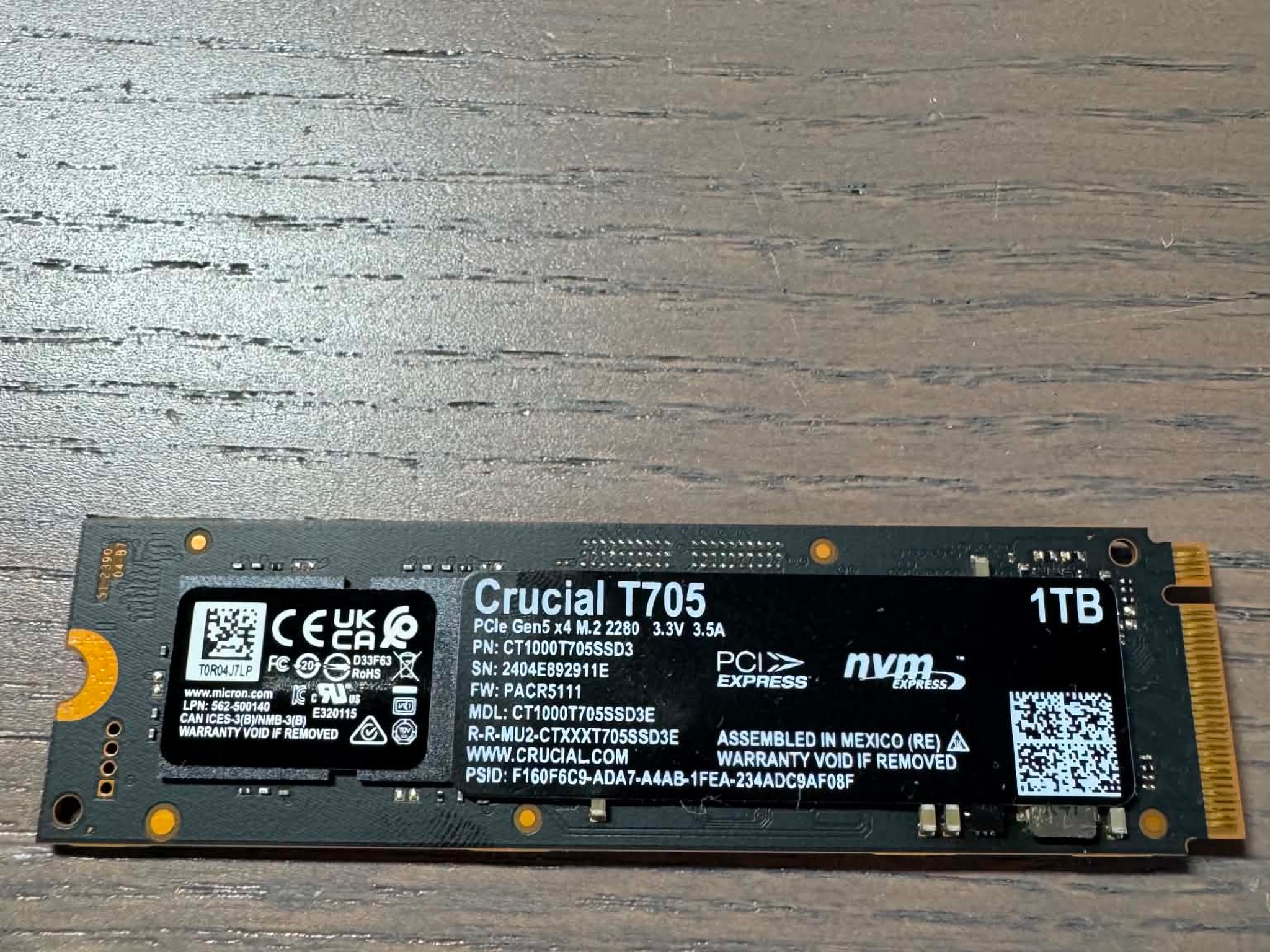 Crucial T705 1TB PCIe Gen5 NVMe M.2 SSD Up to 13,600 MB/s