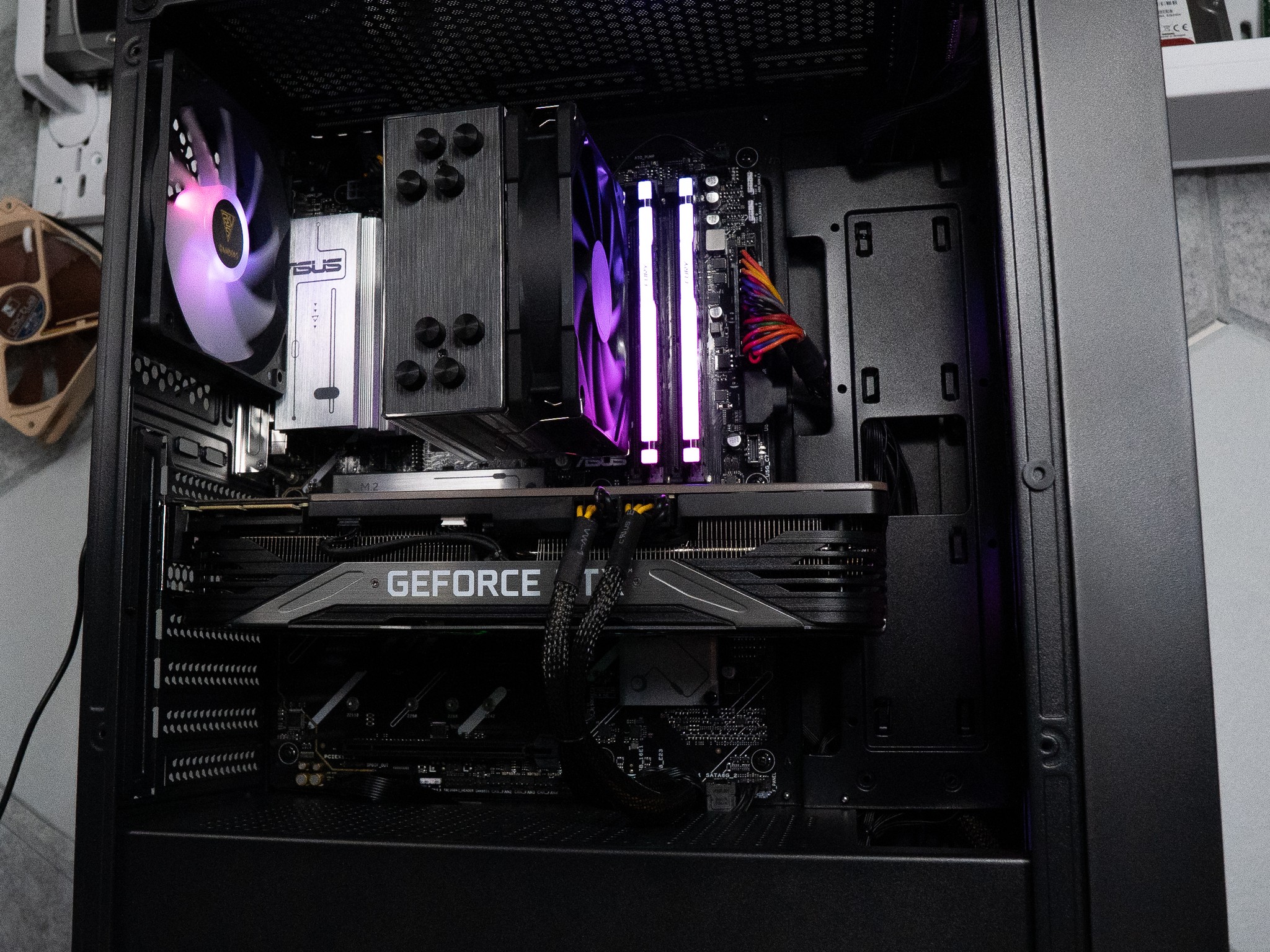 🌌🛰️ | PNY XLR8 RTX 3090 24GB | RYZEN 7 7700X | 32GB DDR5 RAM | 2TB SSD | Y2K OATHKEEPER GOLD