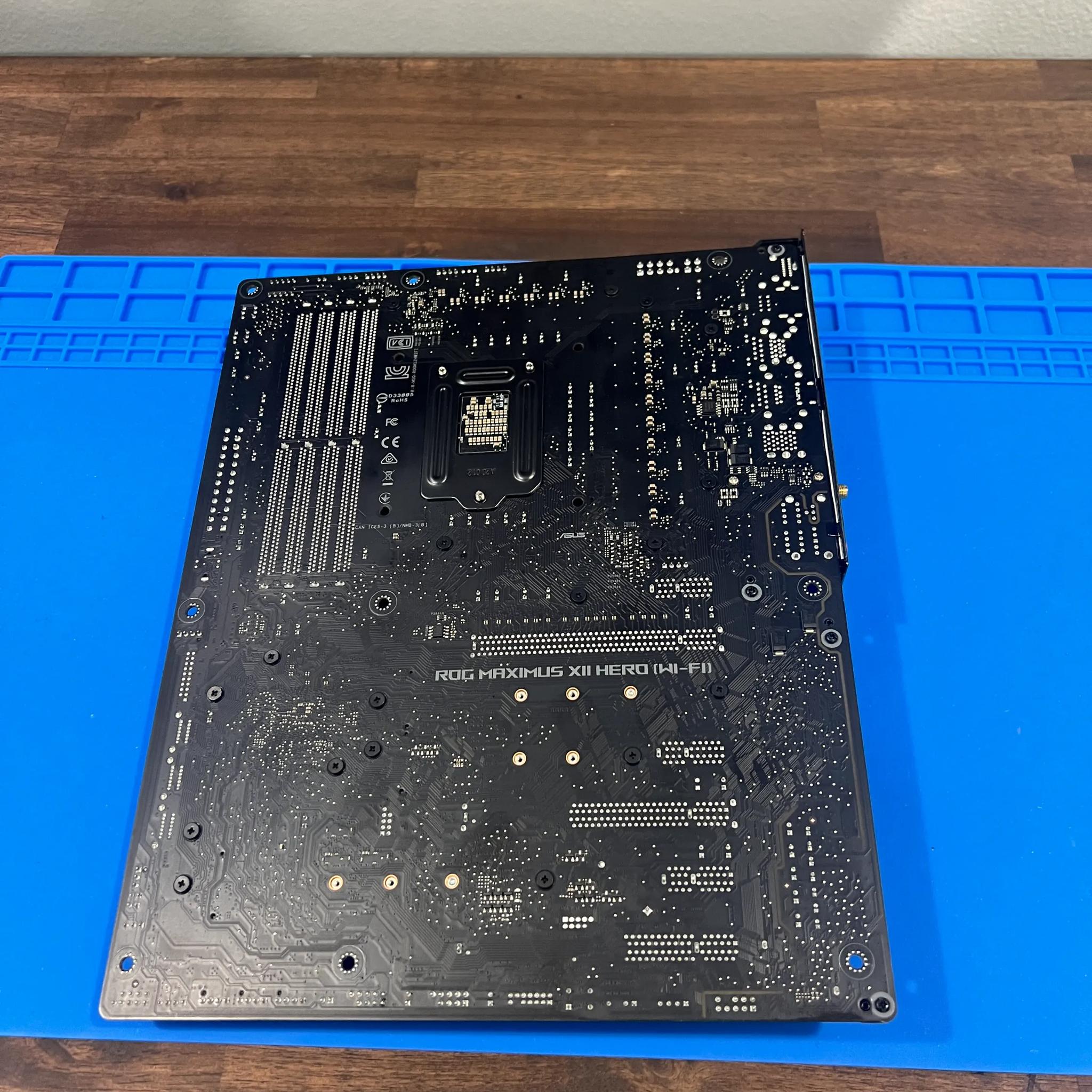 INTEL CORE I9 10900K and ASUS ROG MAXIMUS XII HERO WIFI (z490)
