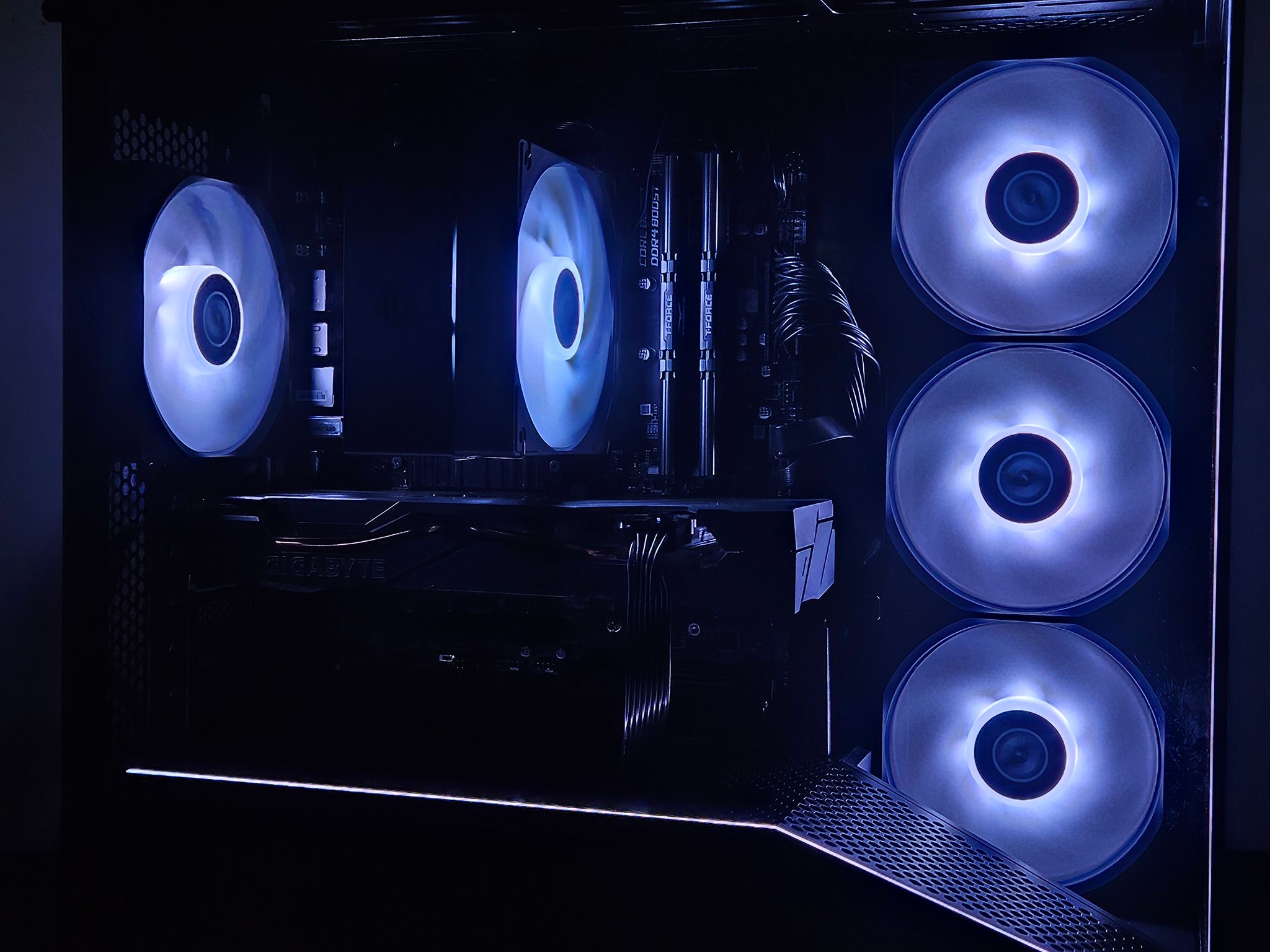 LIAN LI CASE, 5800x, 2060 super, 1tb ssd, RGB Gaming PC!