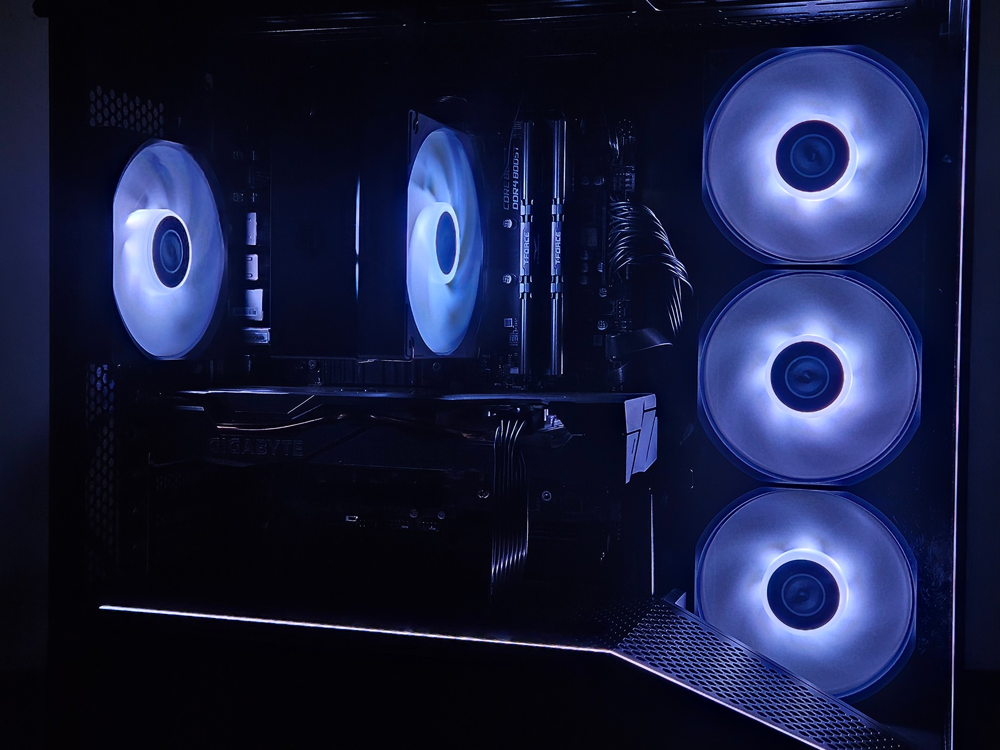 LIAN LI CASE, 5800x, 2060 super, 1tb ssd, RGB Gaming PC!