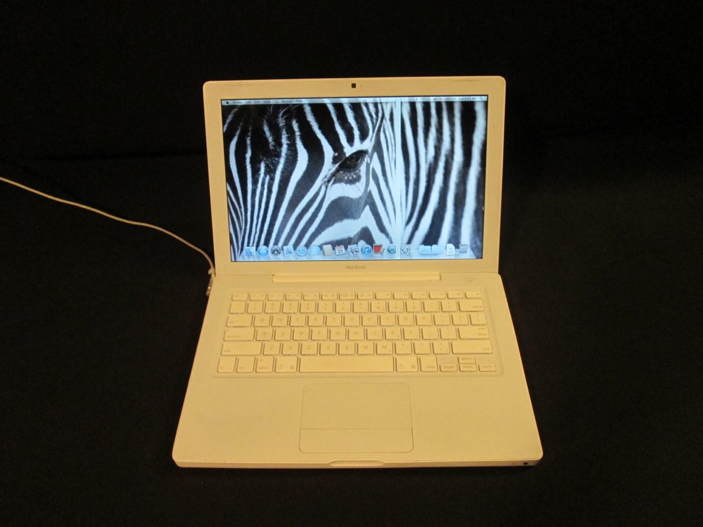 Macbook White