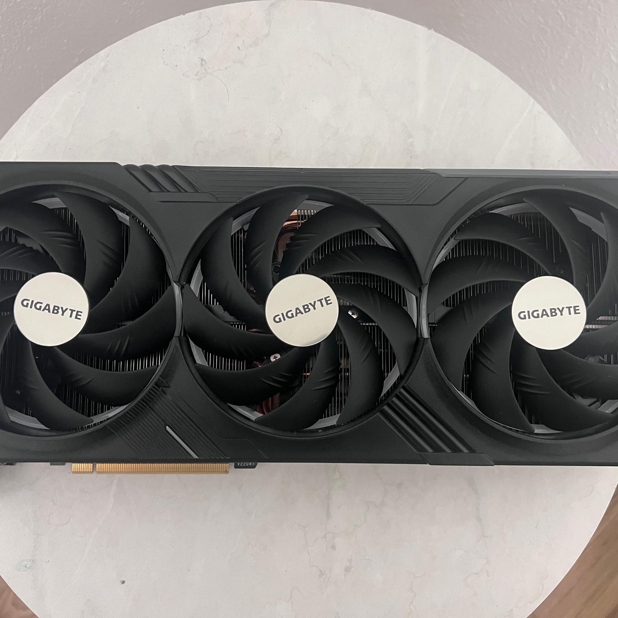 Gigabyte GAMING OC GeForce RTX 4080 with RGB Fans
