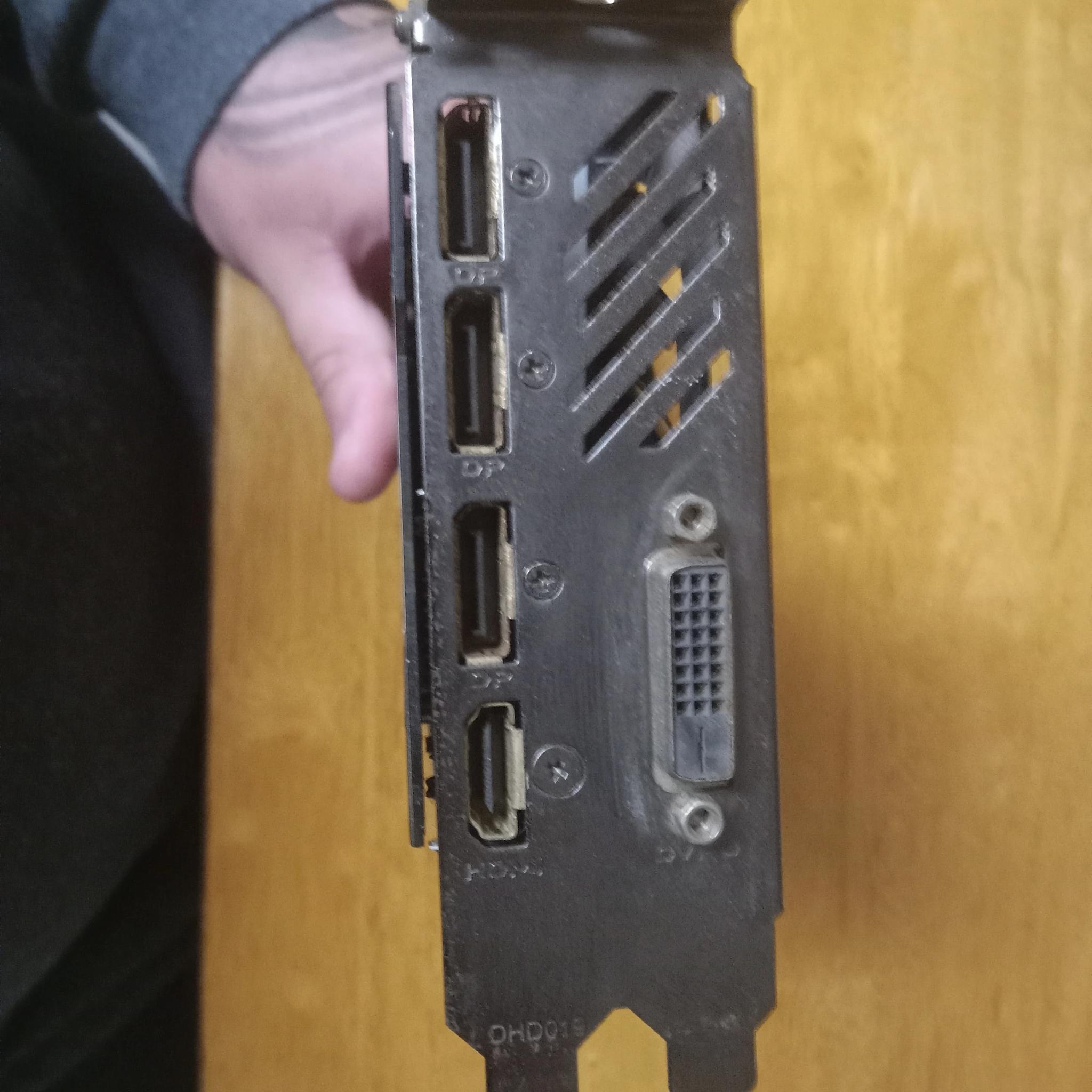 * nIVIDIA GIGABYTE GTX 1080 - 8 GB GPU *