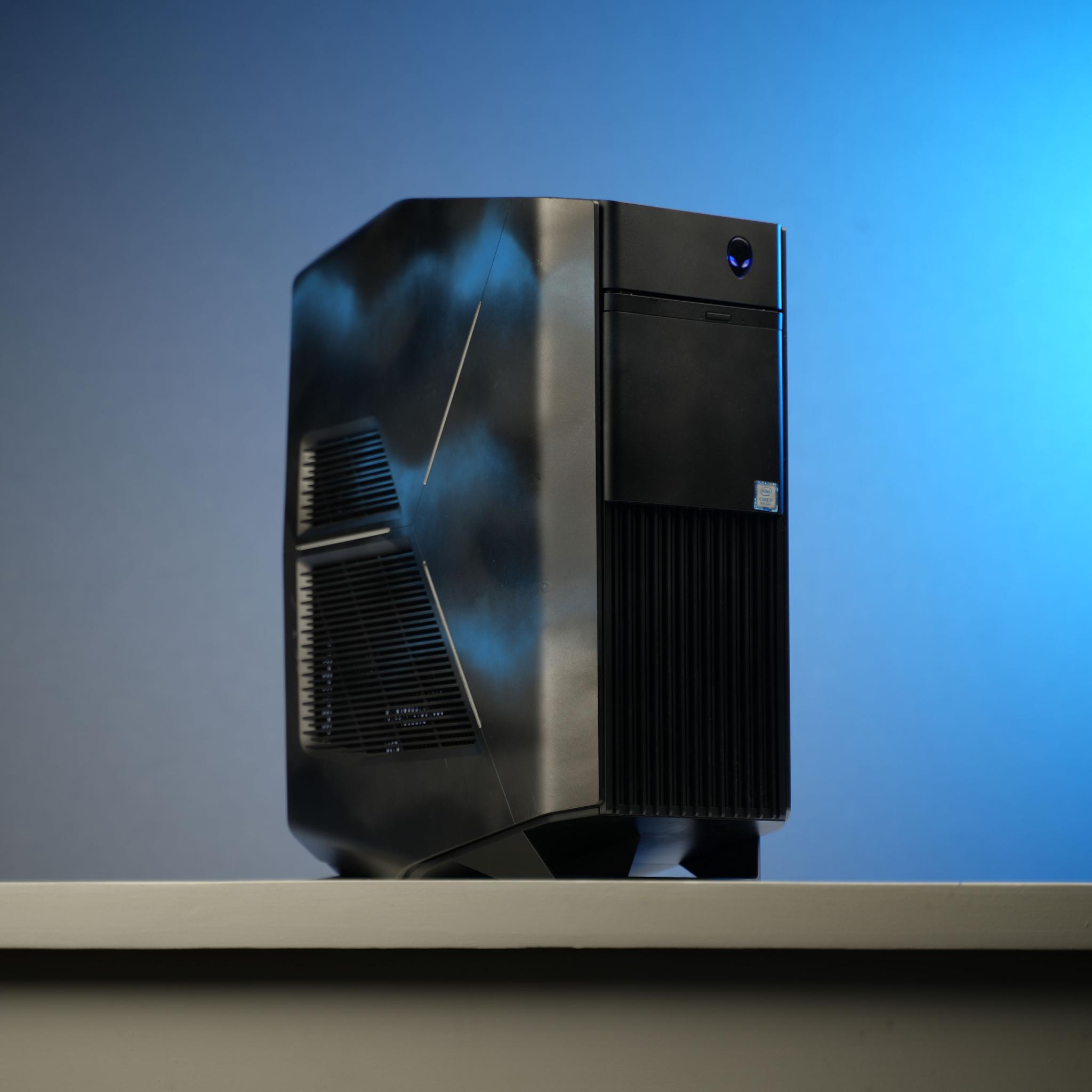 “ALIENS3FORM” GTX 1080 Intel Core i7 8700 16GB .9TB Windows 11 Gaming PC Powerhouse