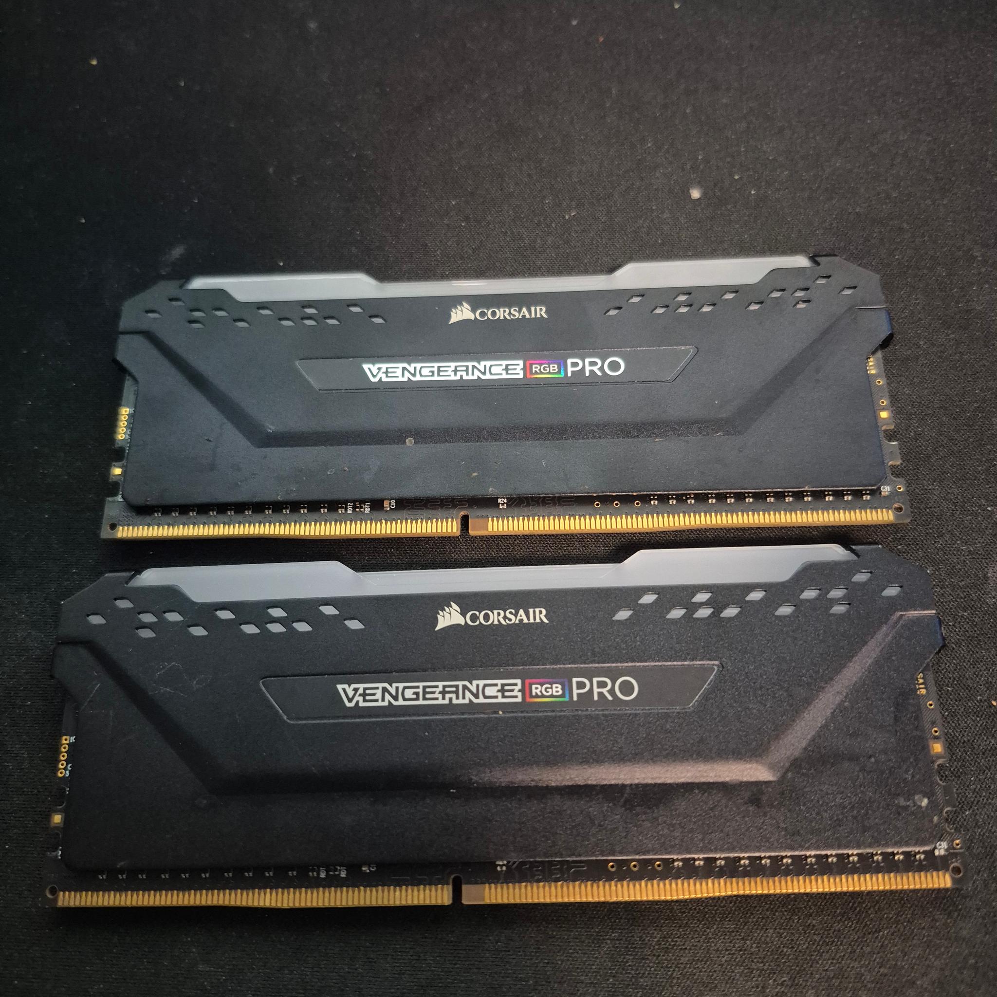 Ddr4 16gb Corsair VengeanceRgbPro Ram
