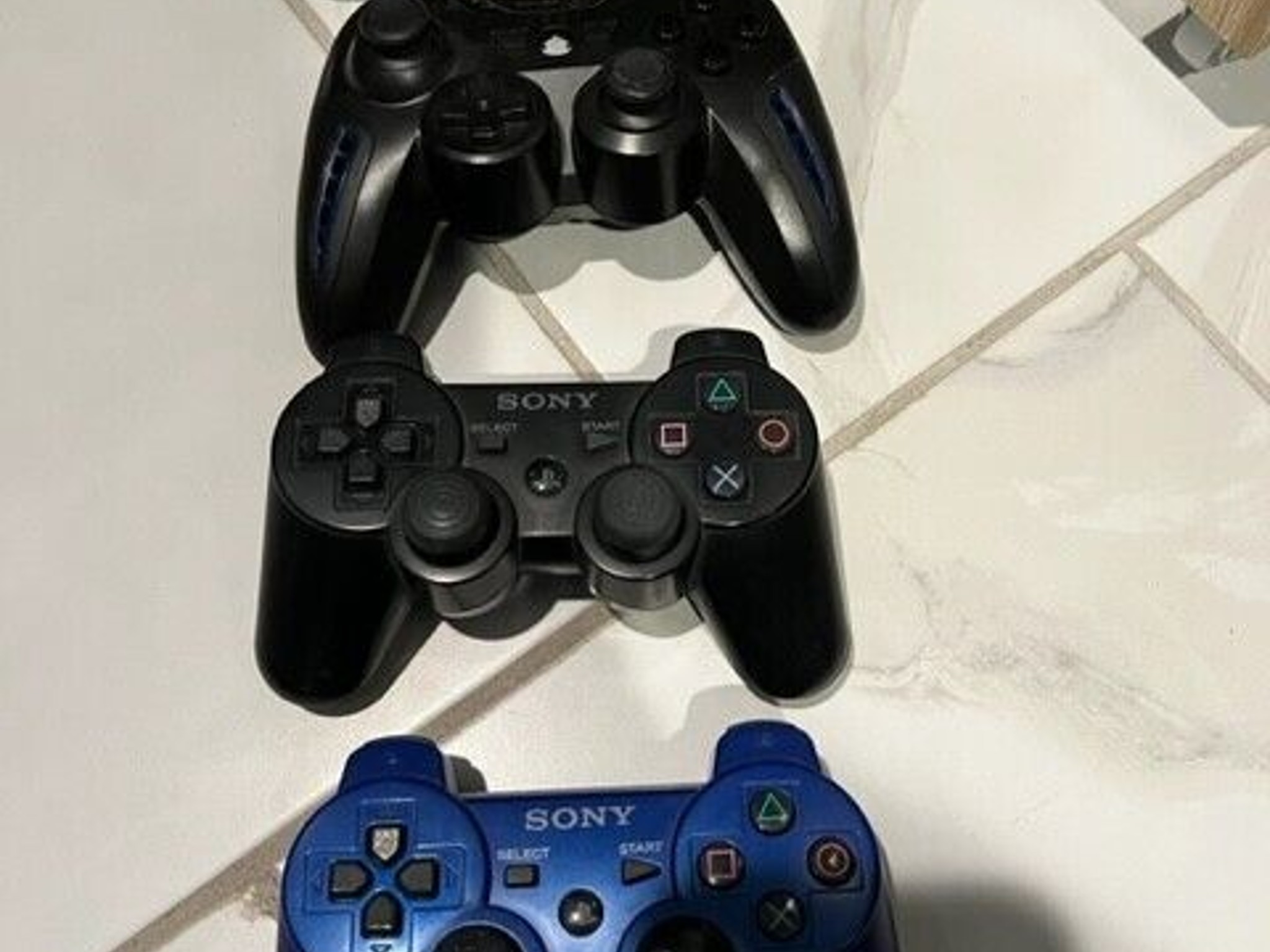 Sony PlayStation 3 Slim 120GB Console - Black 3 controllers 4 CALL OF DUTY GAMES