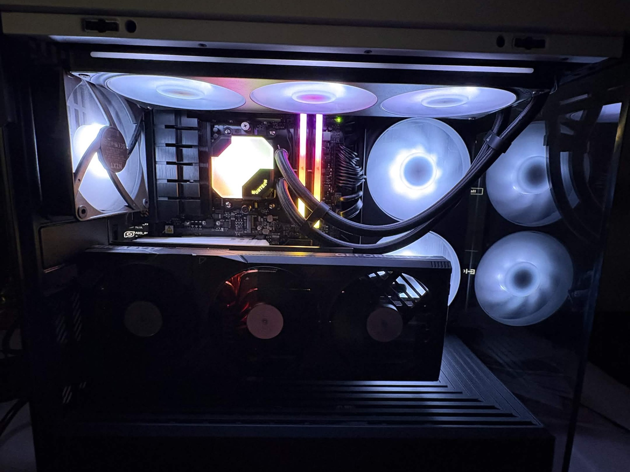GeForce RTX 4090 Custom Gaming PC - Ryzen 7 9800X3D, 32GB RAM, 2TB NVMe SSD