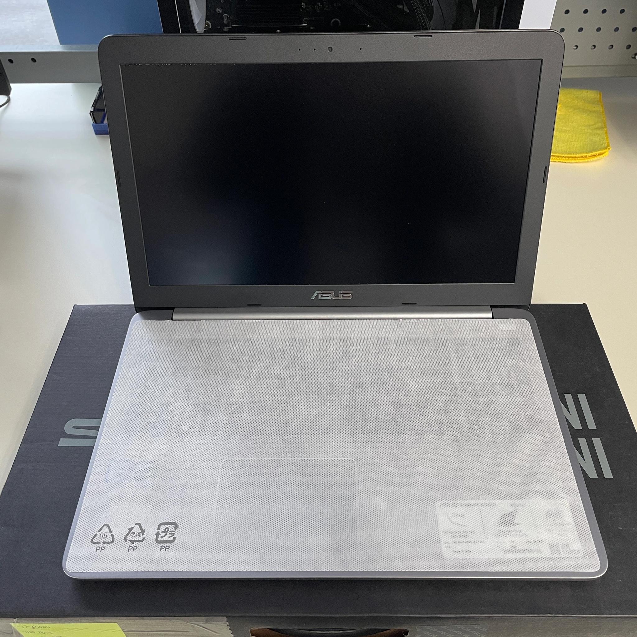 ASUS K501U Gaming Laptop - Core I7 NVIDIA GTX 950m Graphics