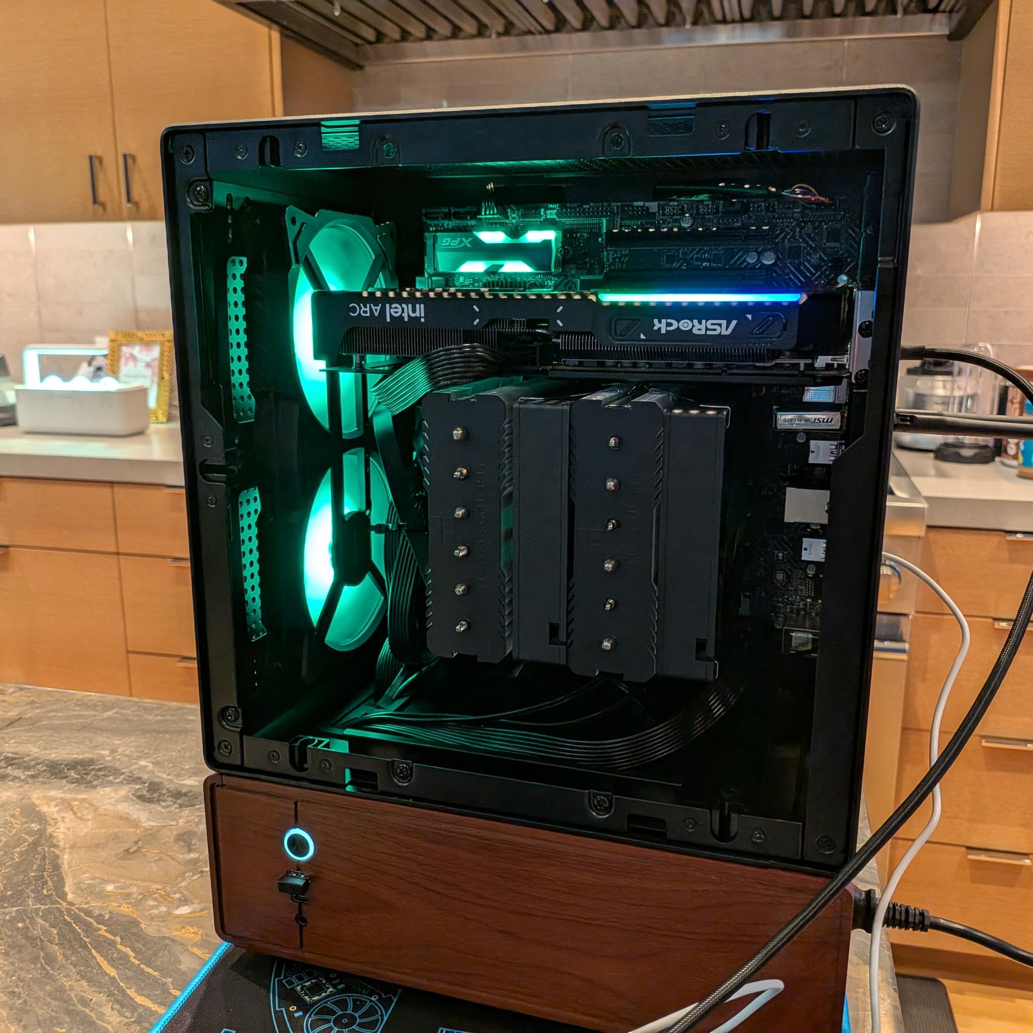 1440p Lumberjack - Intel Arc B580, Intel Core i5 12600KF, 32 GB DDR4, 1 TB Gen 4 NVME, RGB