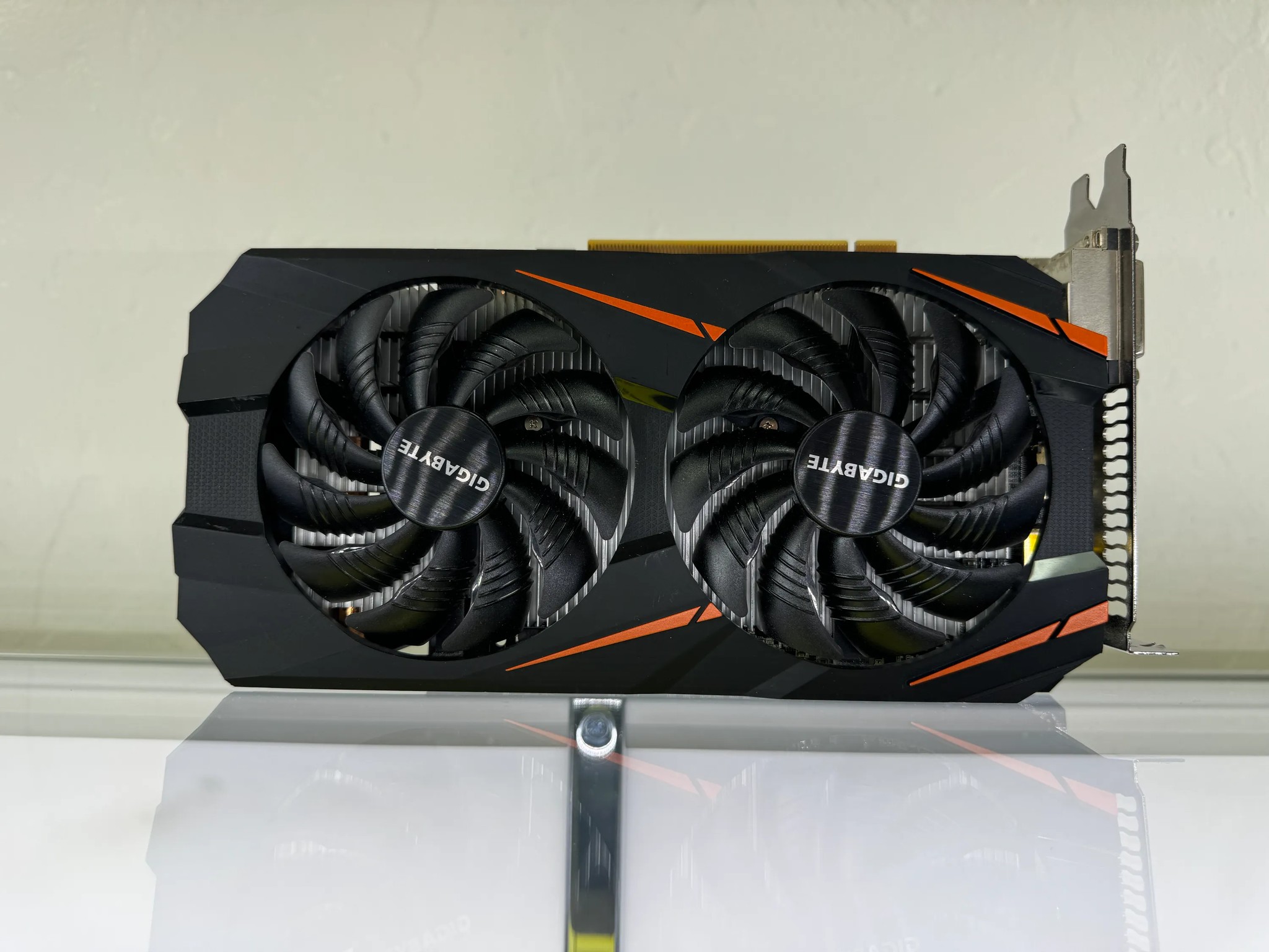 Gigabyte GeForce GTX 1060 WINDFORCE OC 6GB Graphics Card (Refurbished)