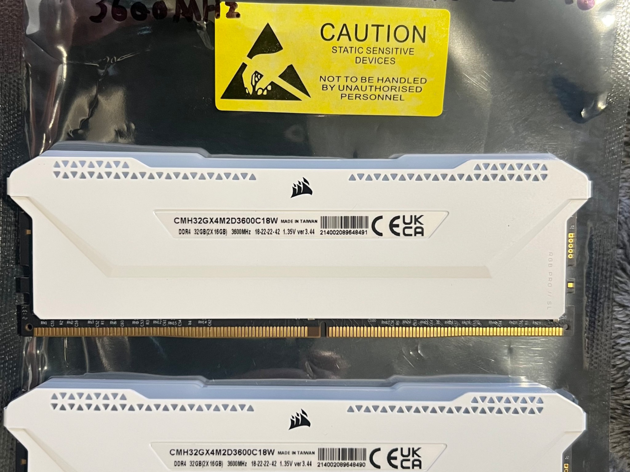Corsair Vengeance RGB Pro SL DDR4 32GB (2x16) 3600 MHz CL18-22-22-42 1.35V Intel XMP